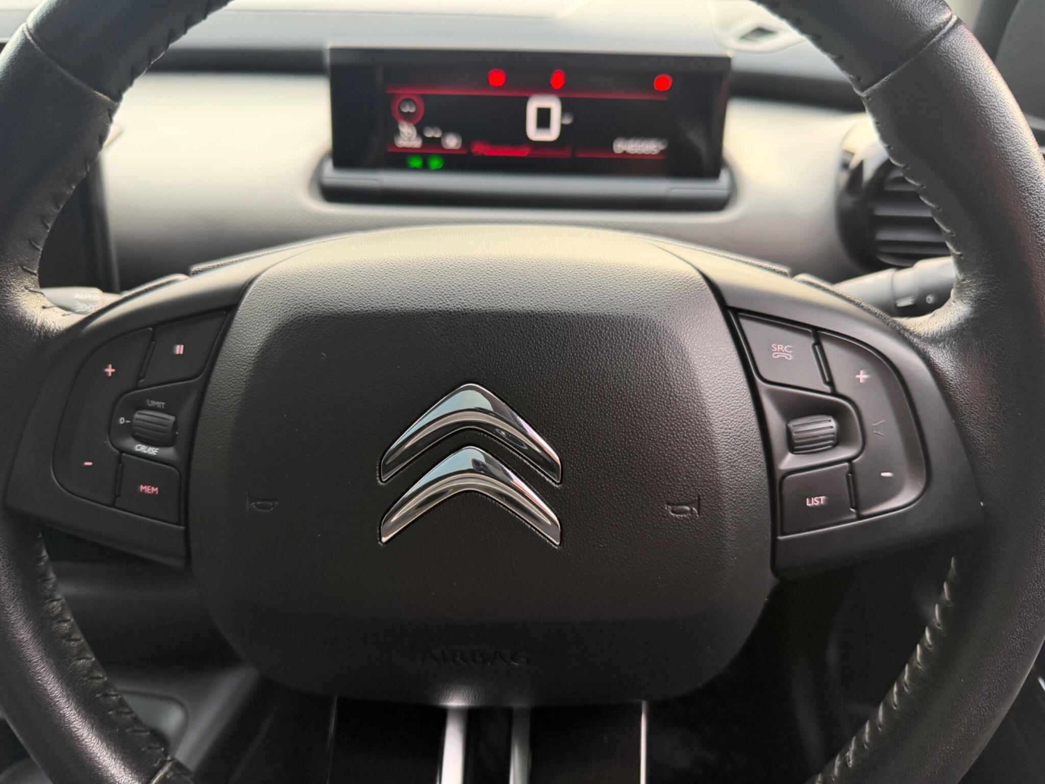 Citroen C4 Cactus view 3