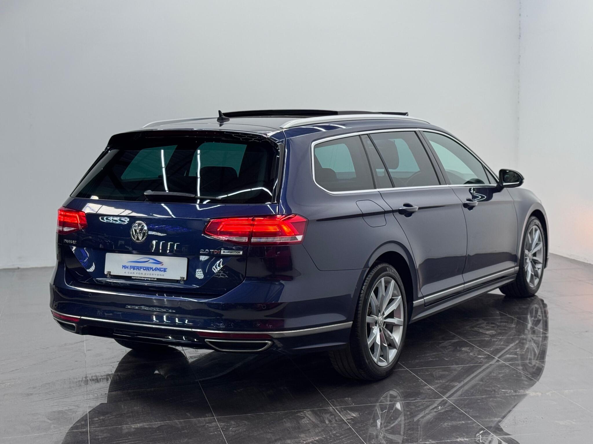 Volkswagen Passat view 8