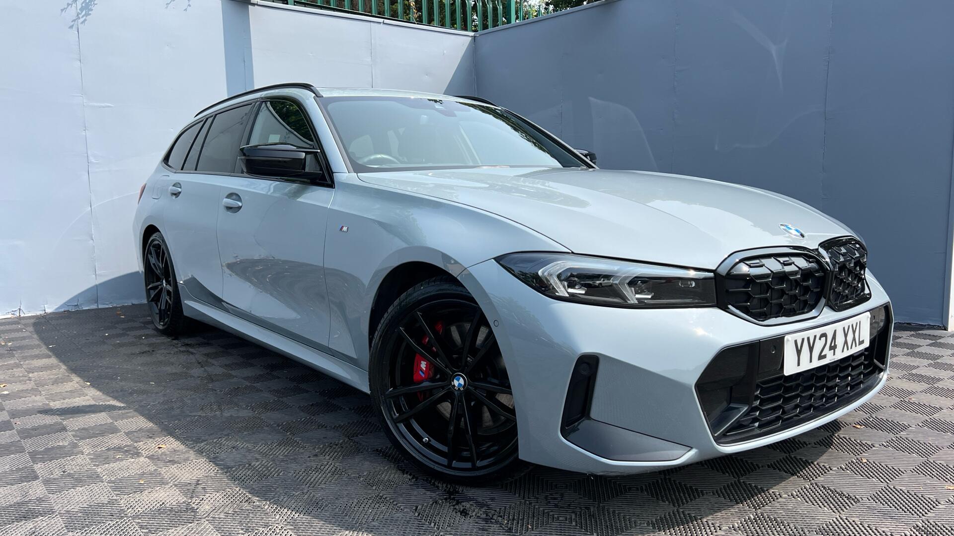 BMW 3 Series view 27