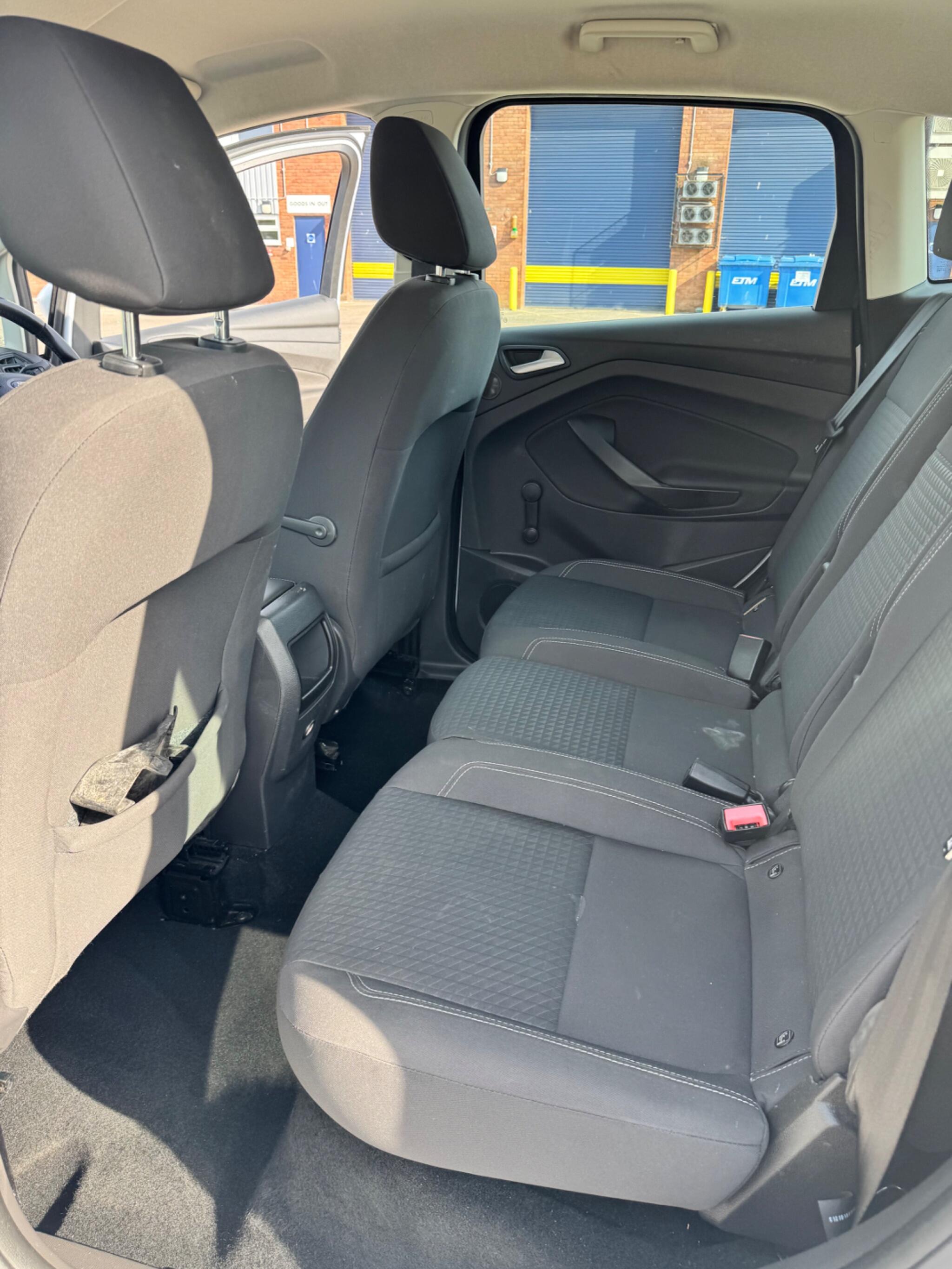 Ford C-Max view 28