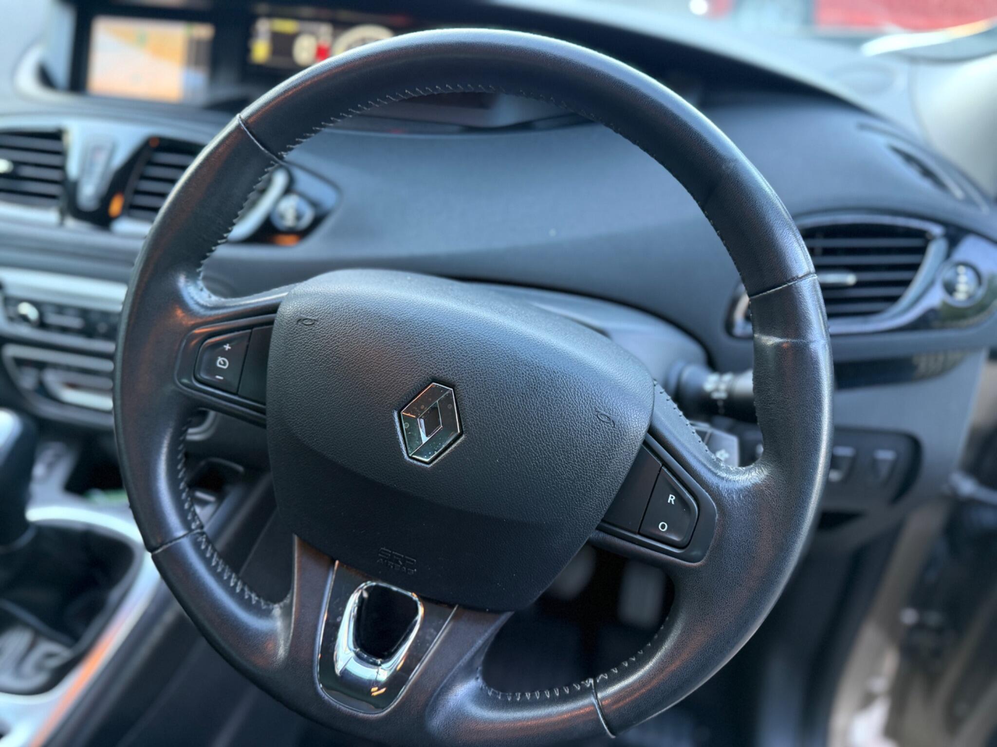 2015 Renault Scenic image 19