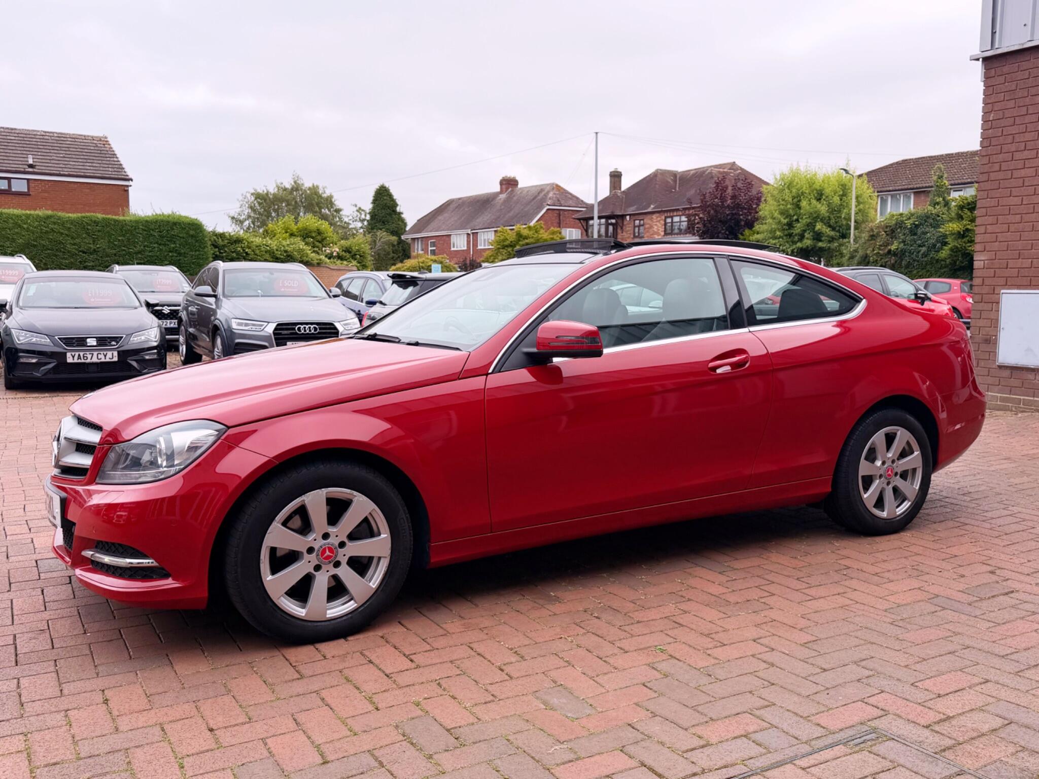 Mercedes-Benz C-Class view 37