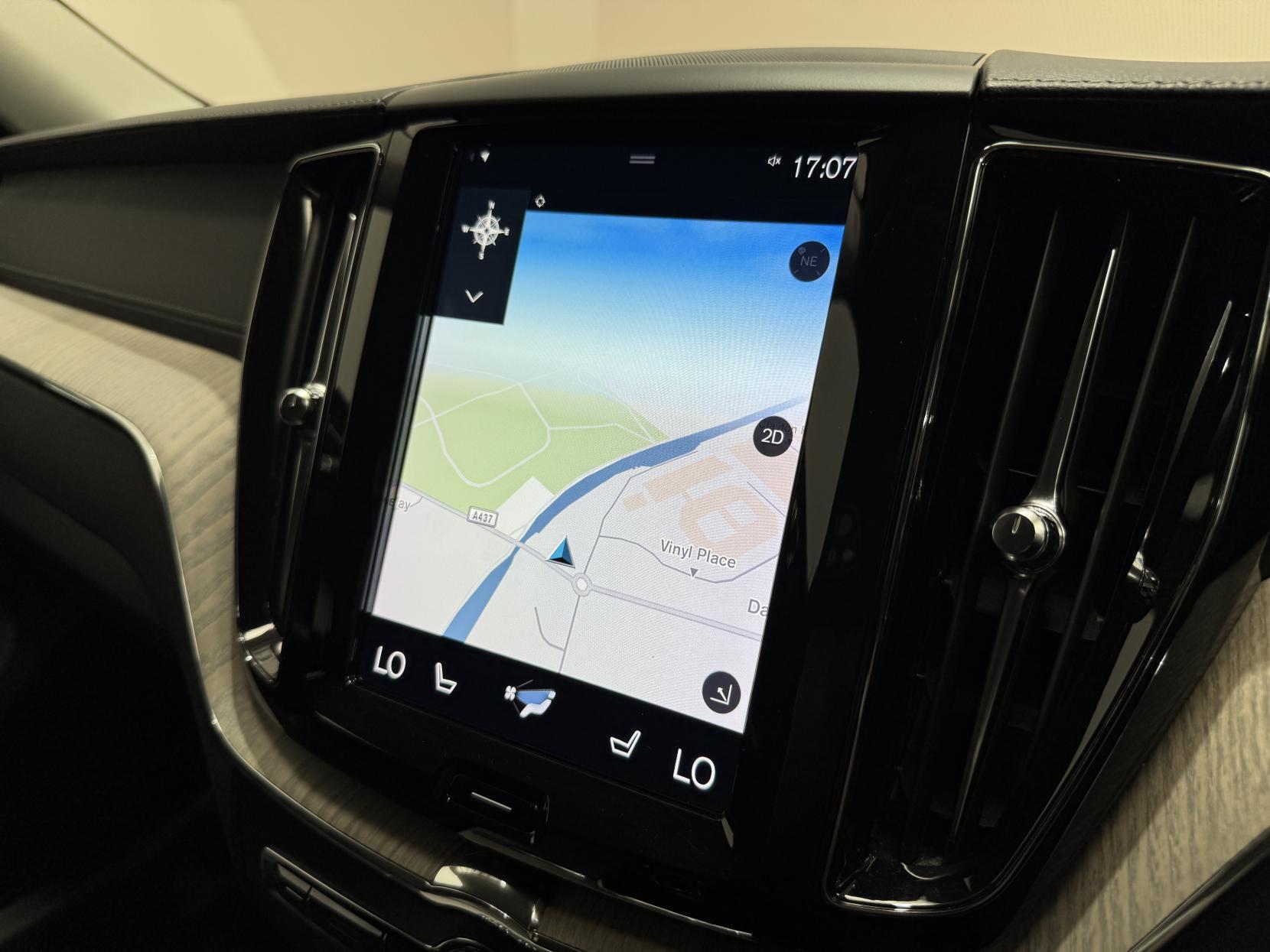Volvo XC60 view 21