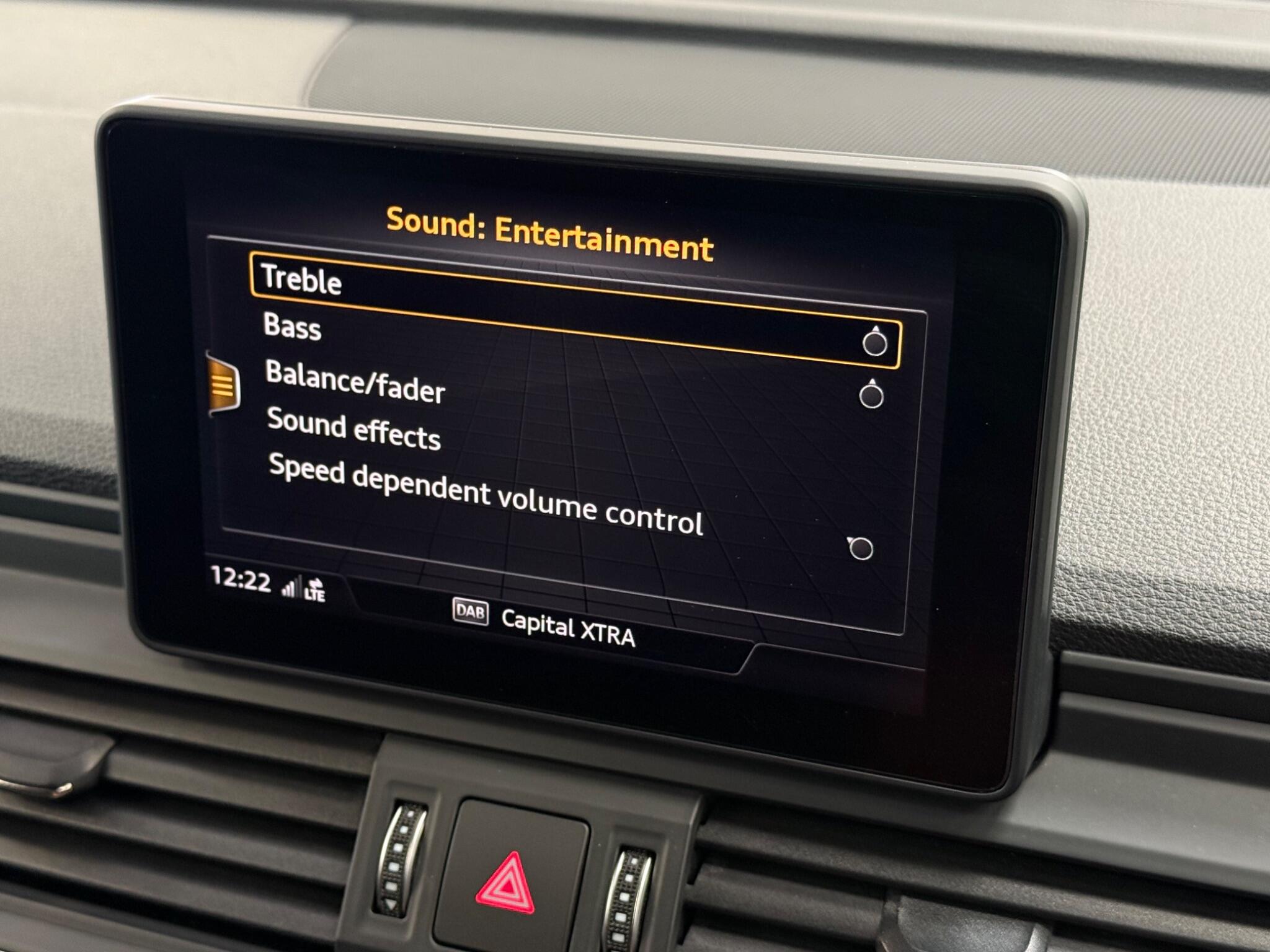 Audi Q5 view 26