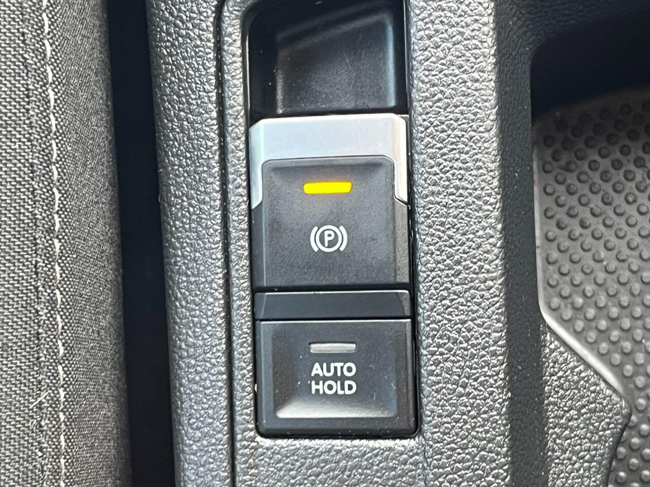 Volkswagen T-Roc view 17
