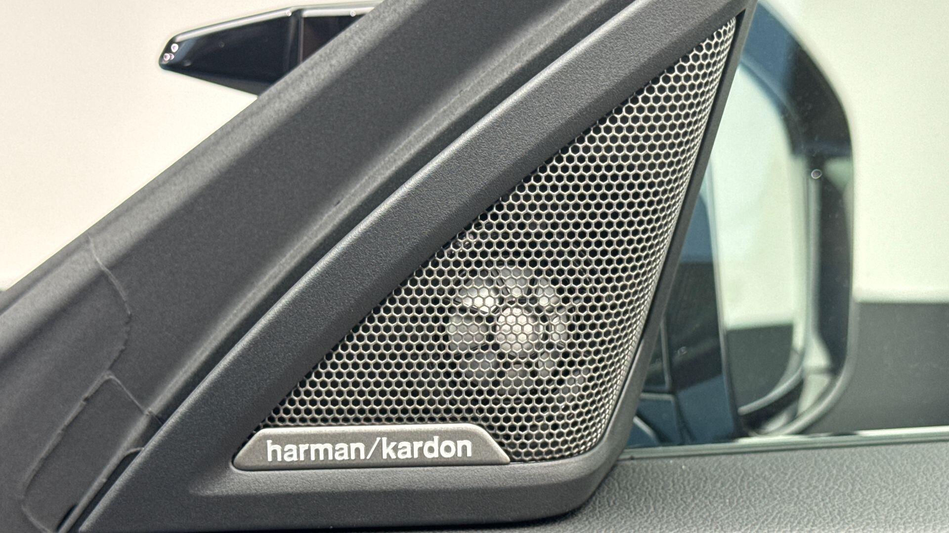 BMW 2 Series view 11