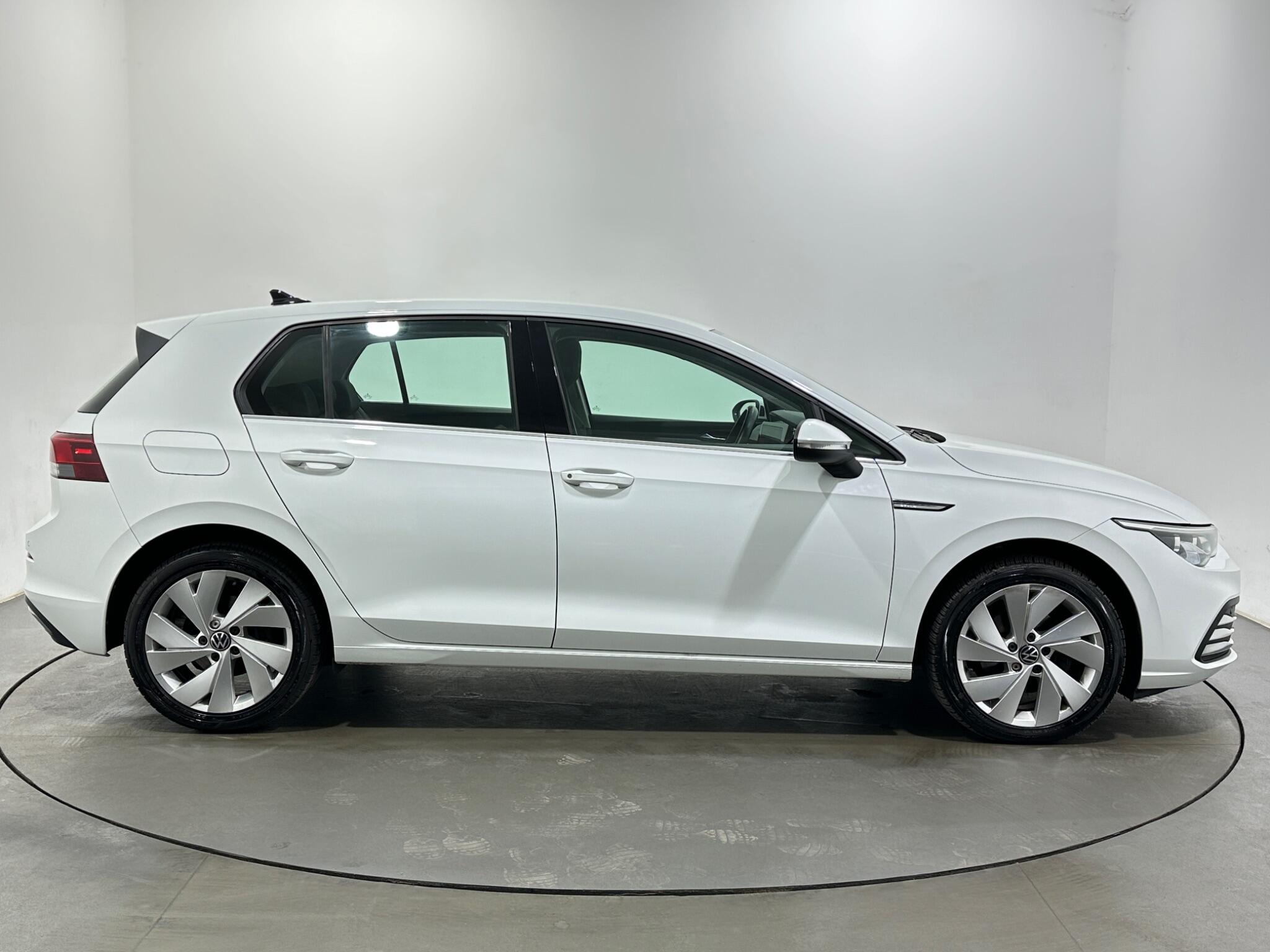 Volkswagen Golf view 9