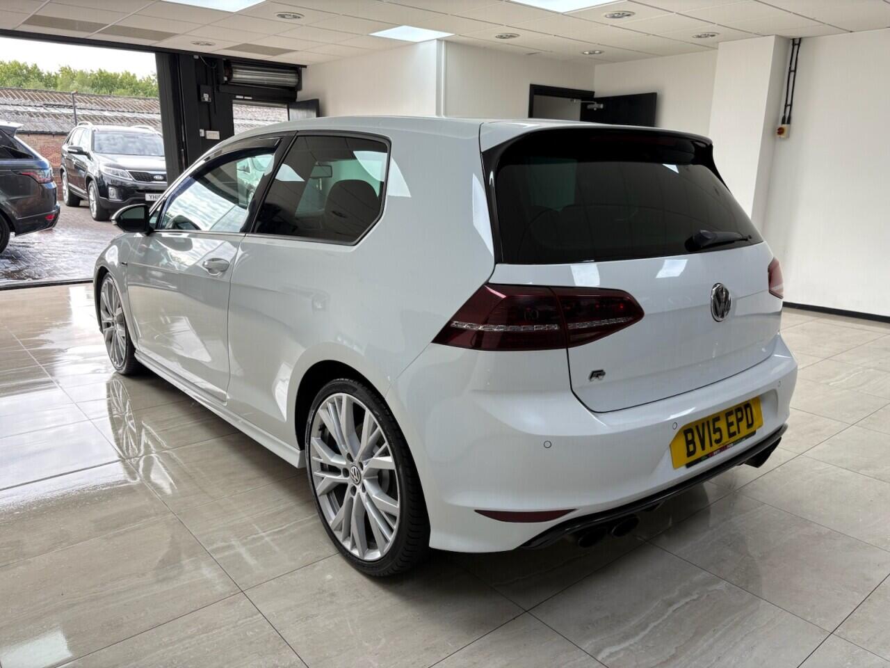 Volkswagen Golf view 5