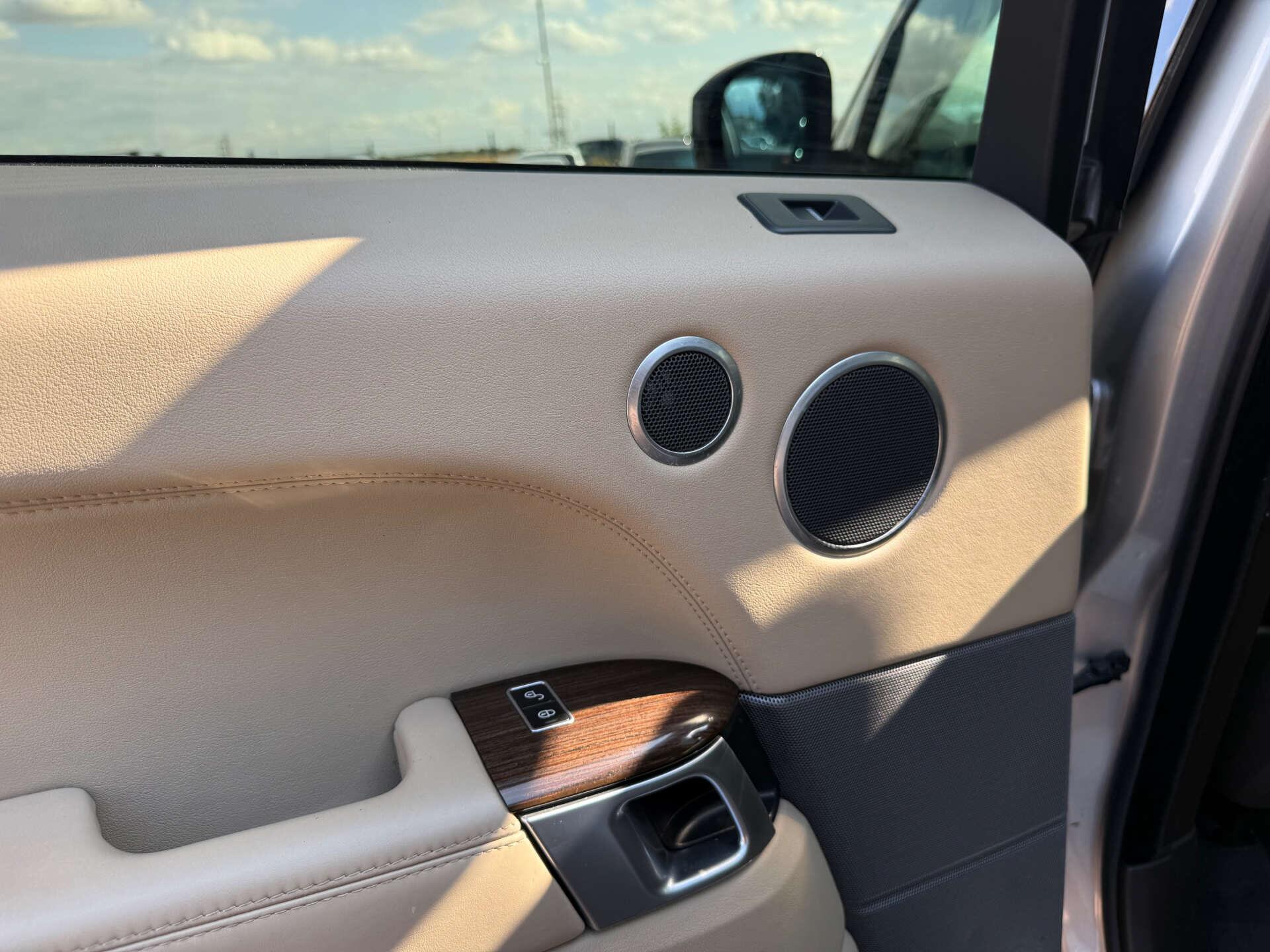Land Rover Range Rover Sport view 70