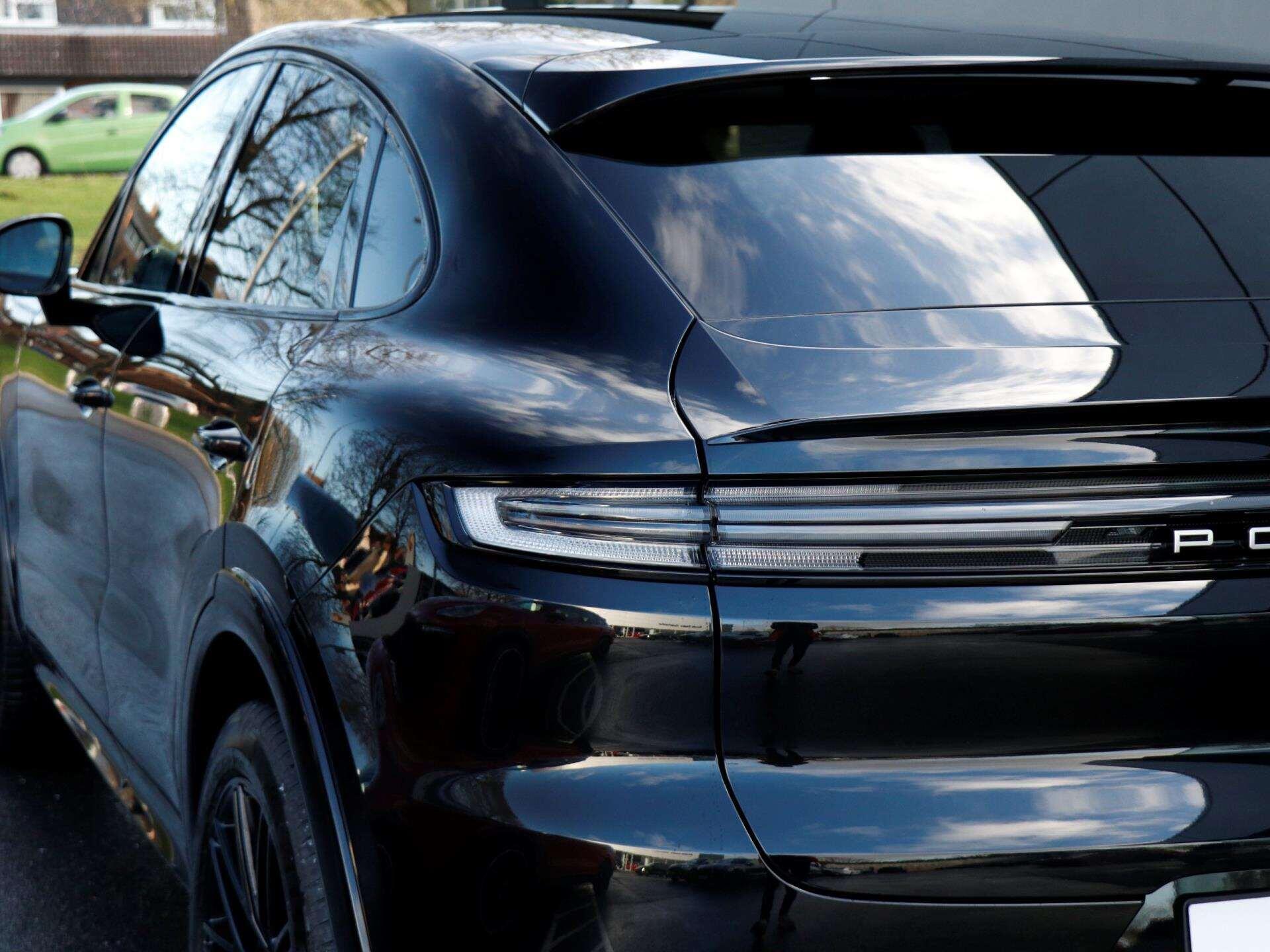 Porsche Cayenne view 32