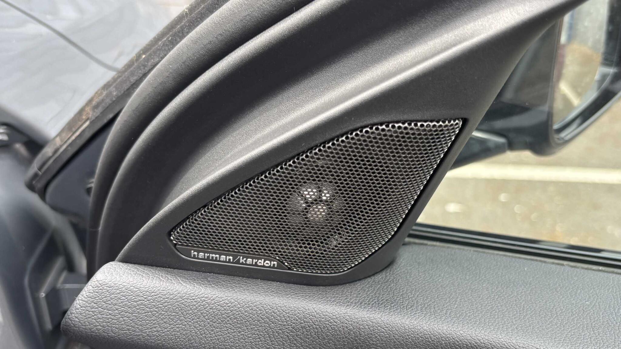 BMW 1 Series view 32