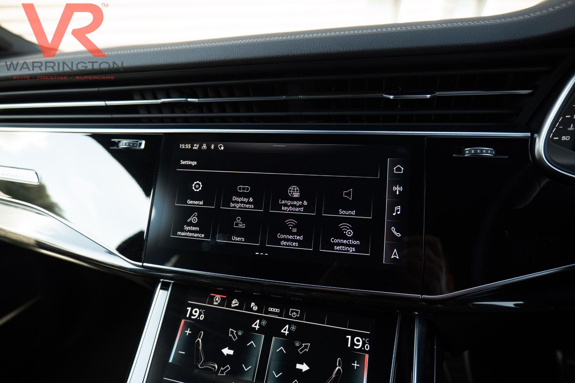 Audi Q7 view 36