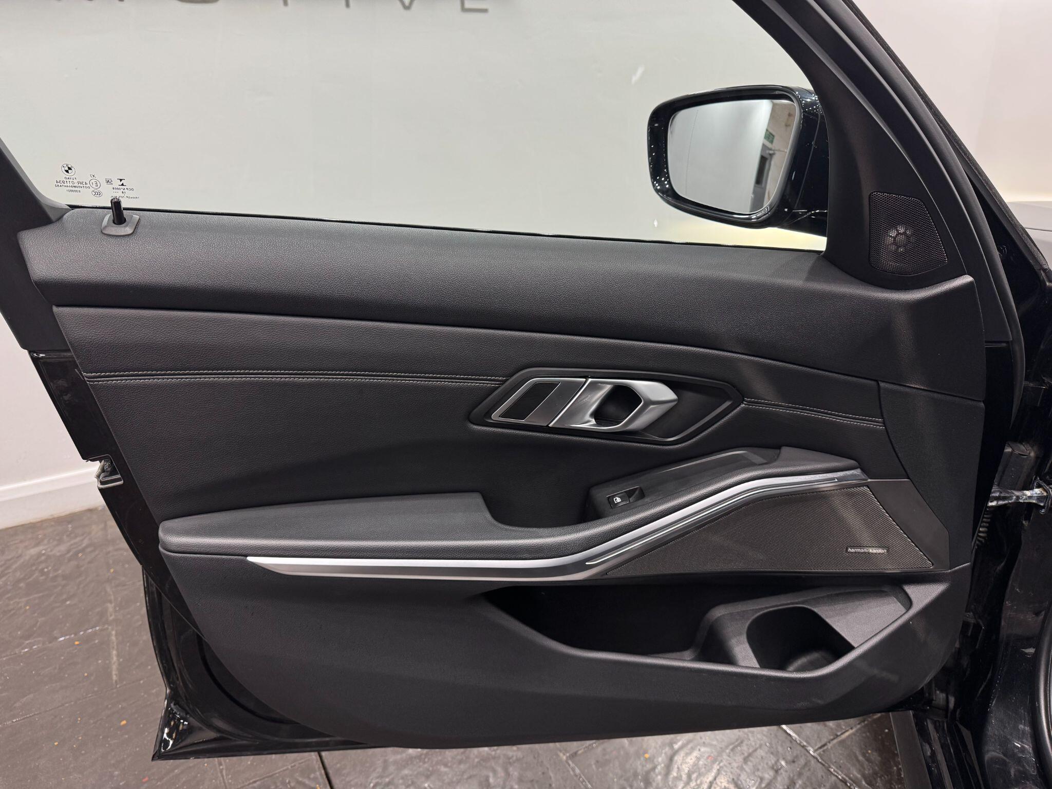 BMW 3 Series view 39