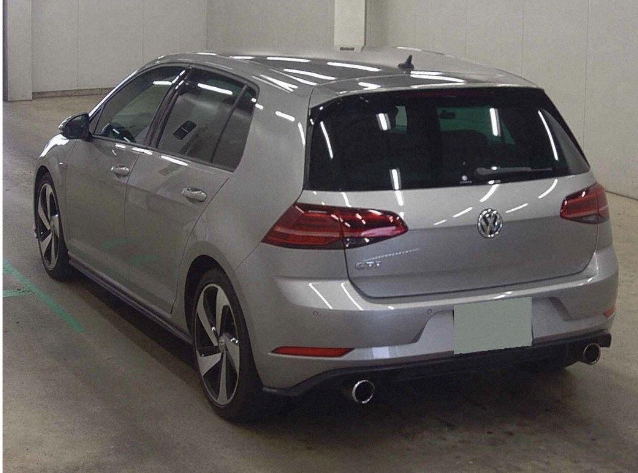 Volkswagen Golf view 3