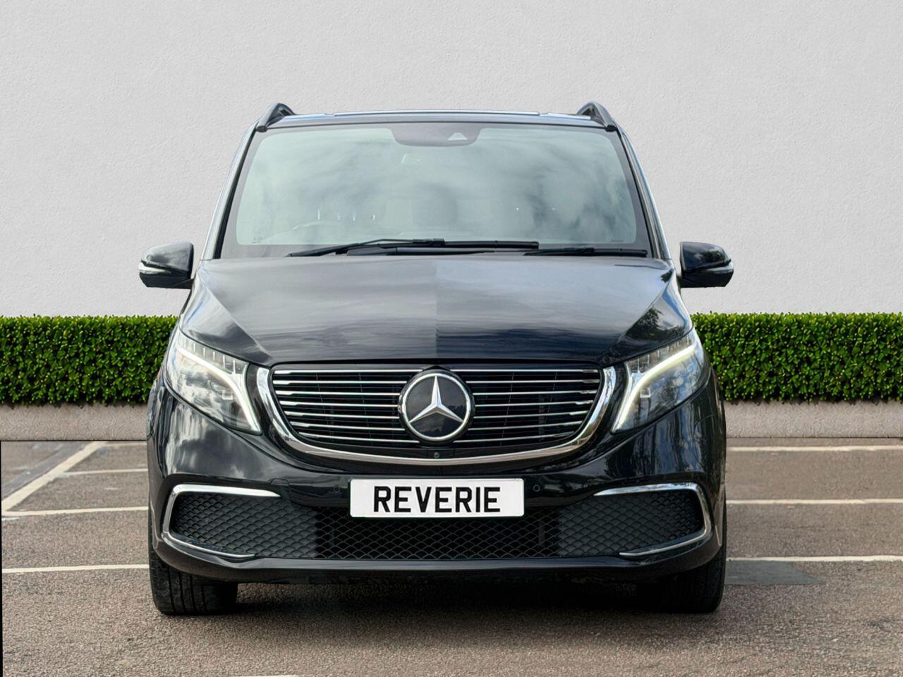 Mercedes-Benz Eqv view 2