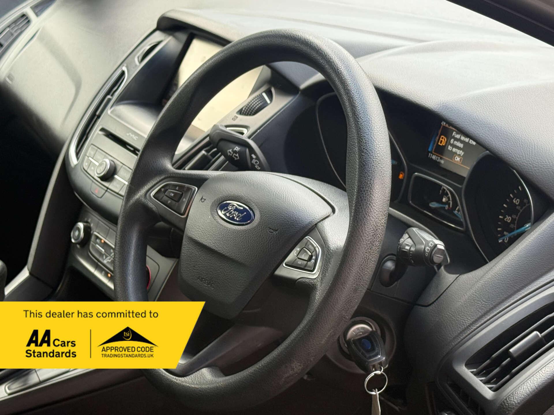 Ford Focus view 34