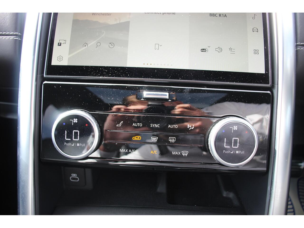 Land Rover Discovery view 39