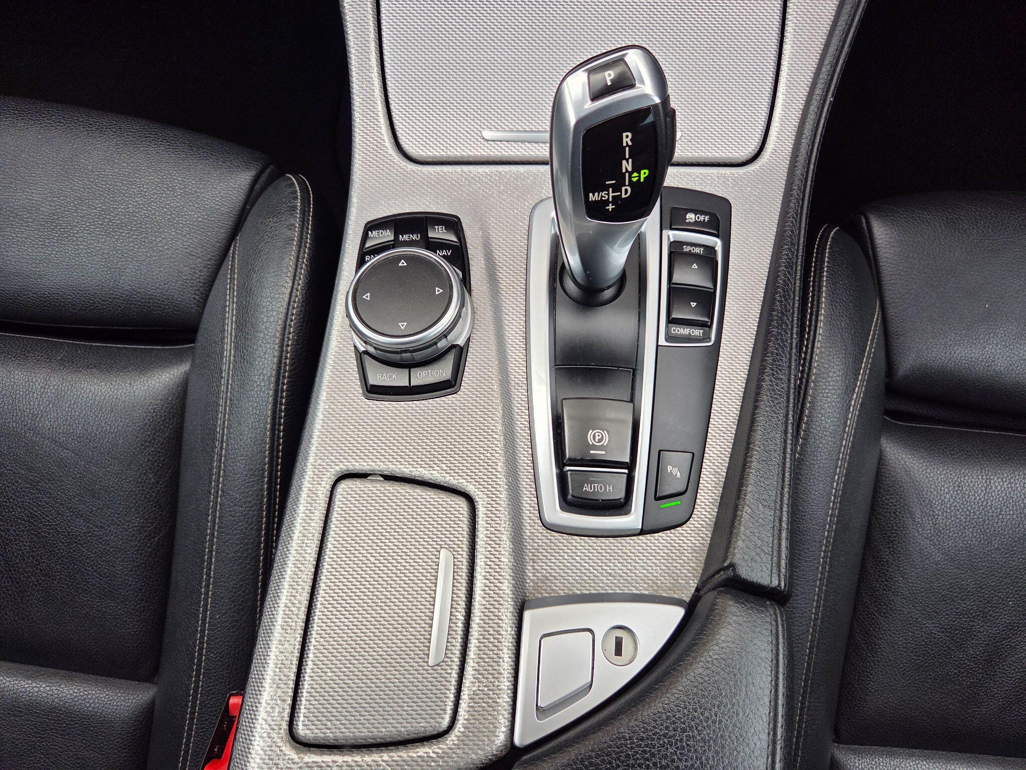 BMW 5 Series view 18