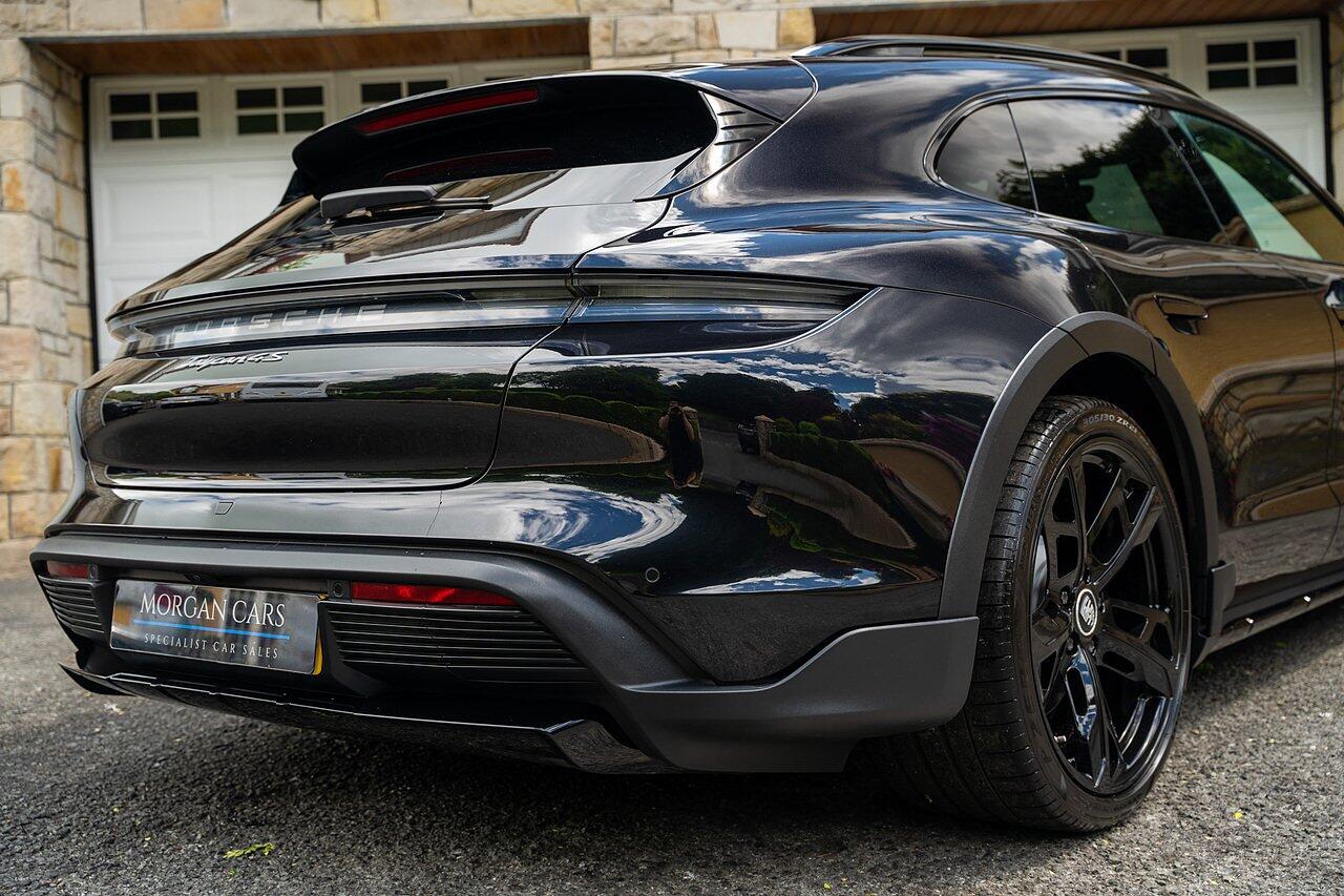 Porsche Taycan view 14