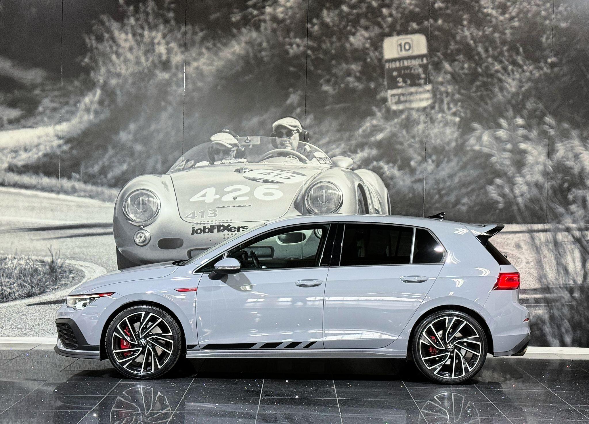 Volkswagen Golf view 4