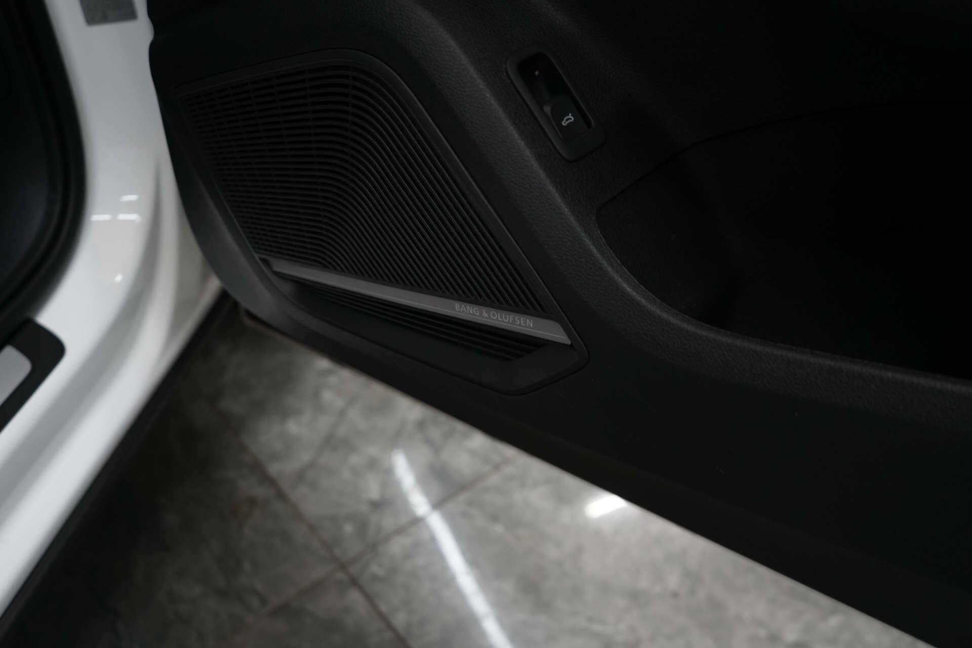 Audi Q2 view 20