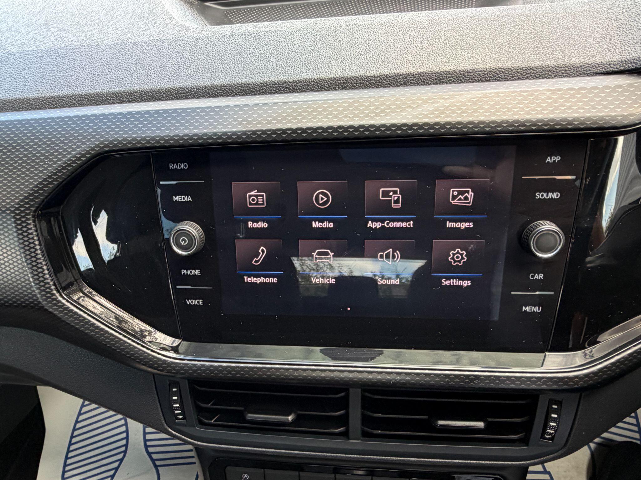 Volkswagen T-Cross view 19
