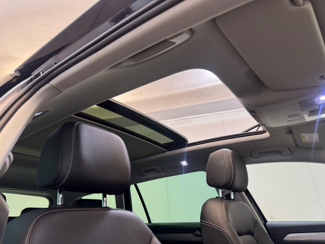 Volkswagen Passat view 63
