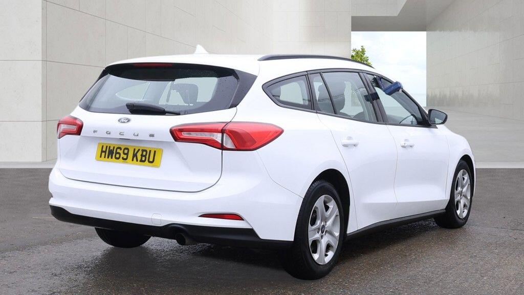 Ford Focus view 4