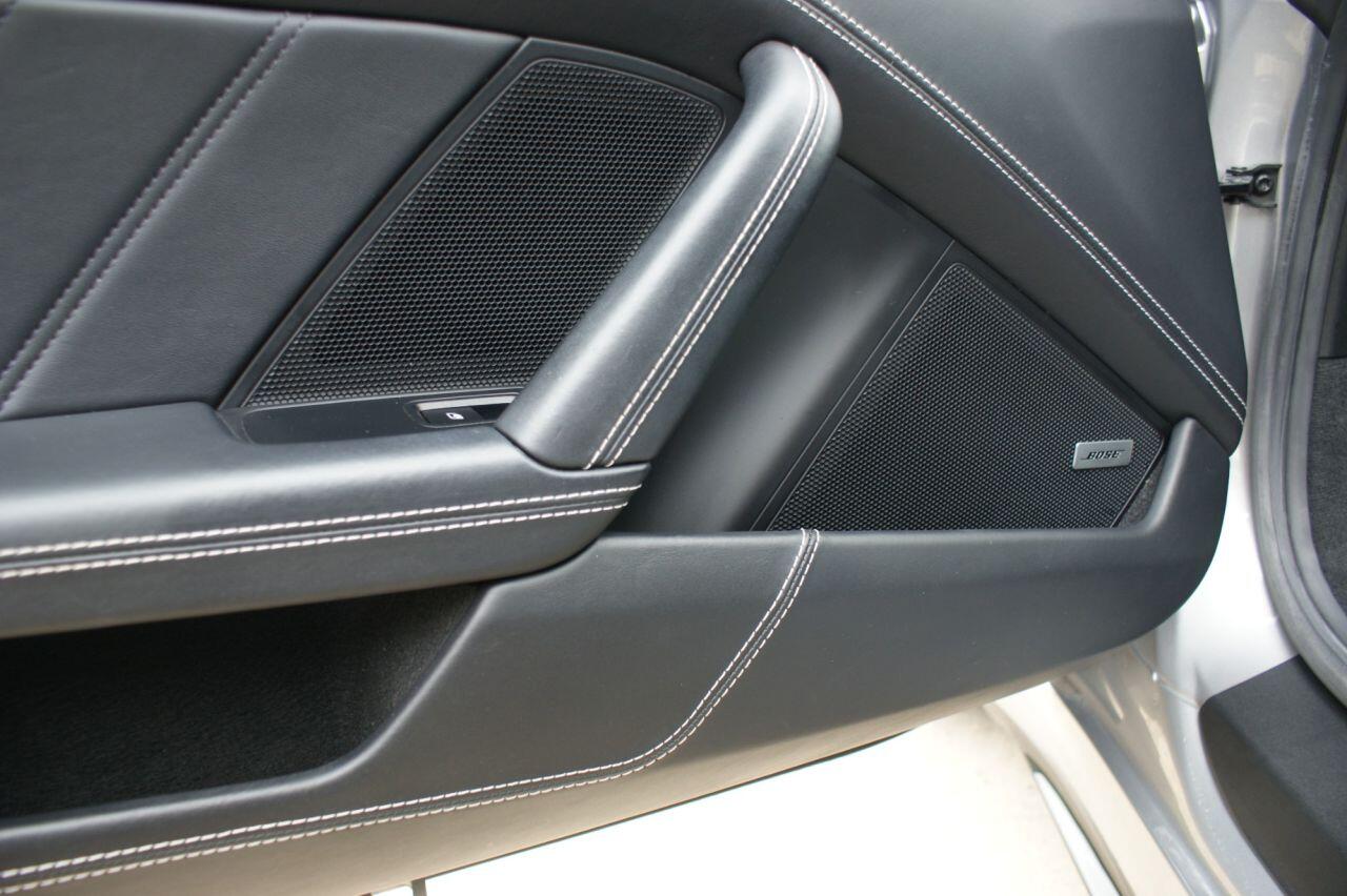 Porsche 911 view 44