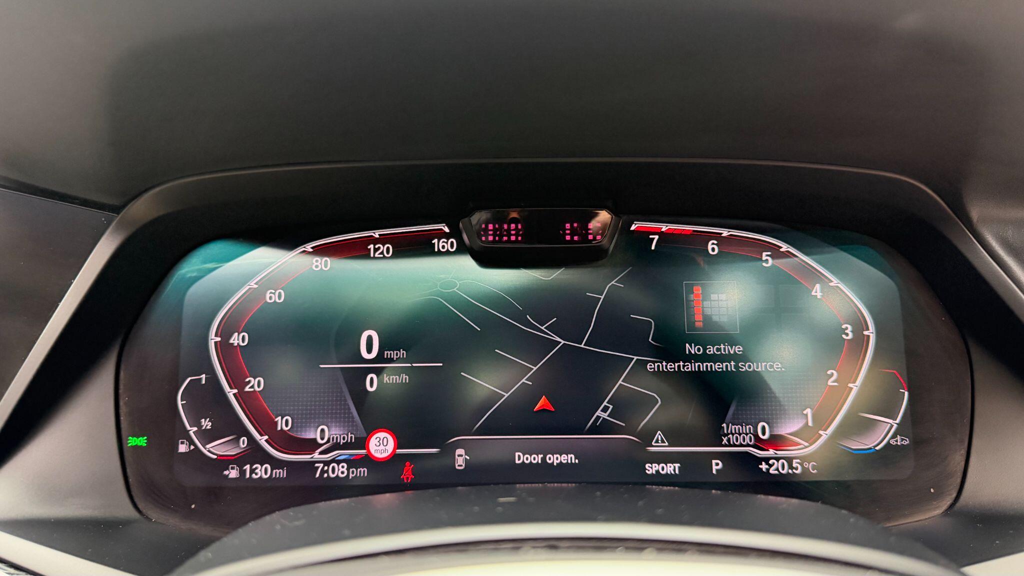 BMW X7 view 24