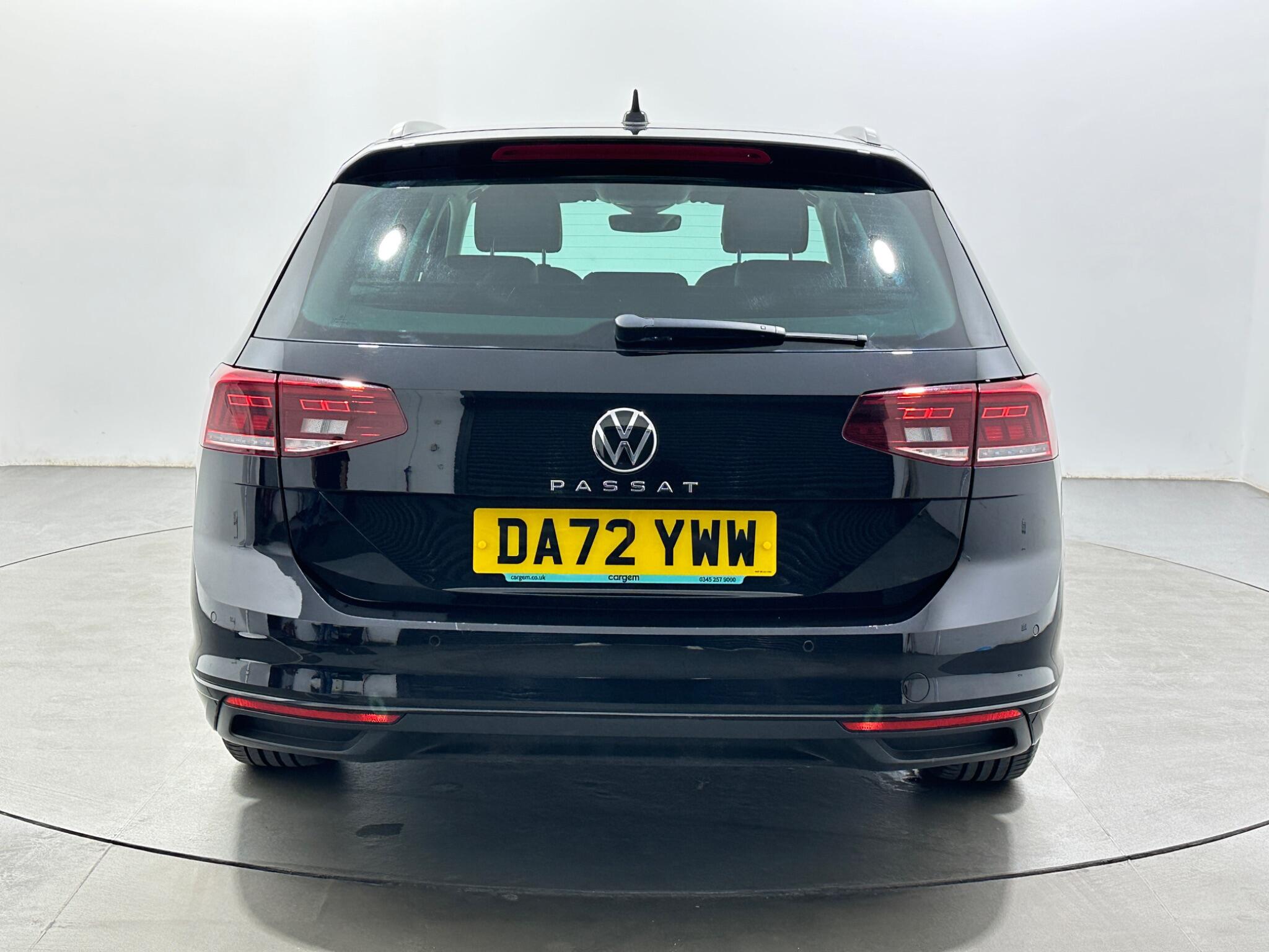 Volkswagen Passat view 7