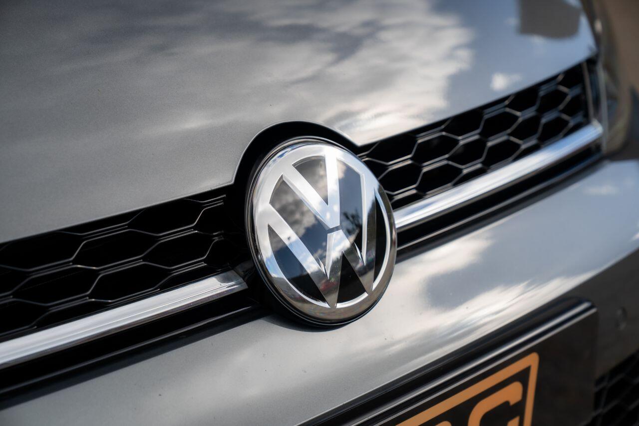 Volkswagen Golf view 92