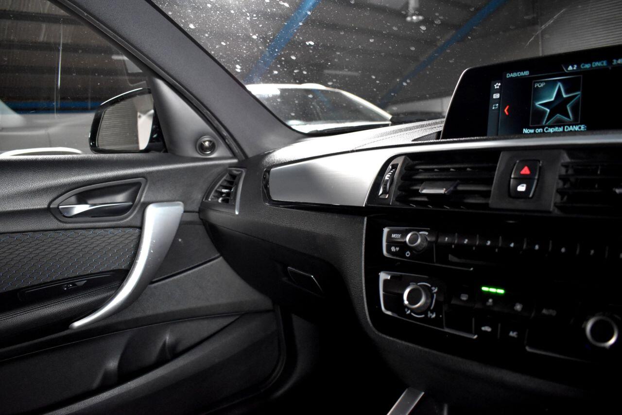 BMW 1 Series view 26