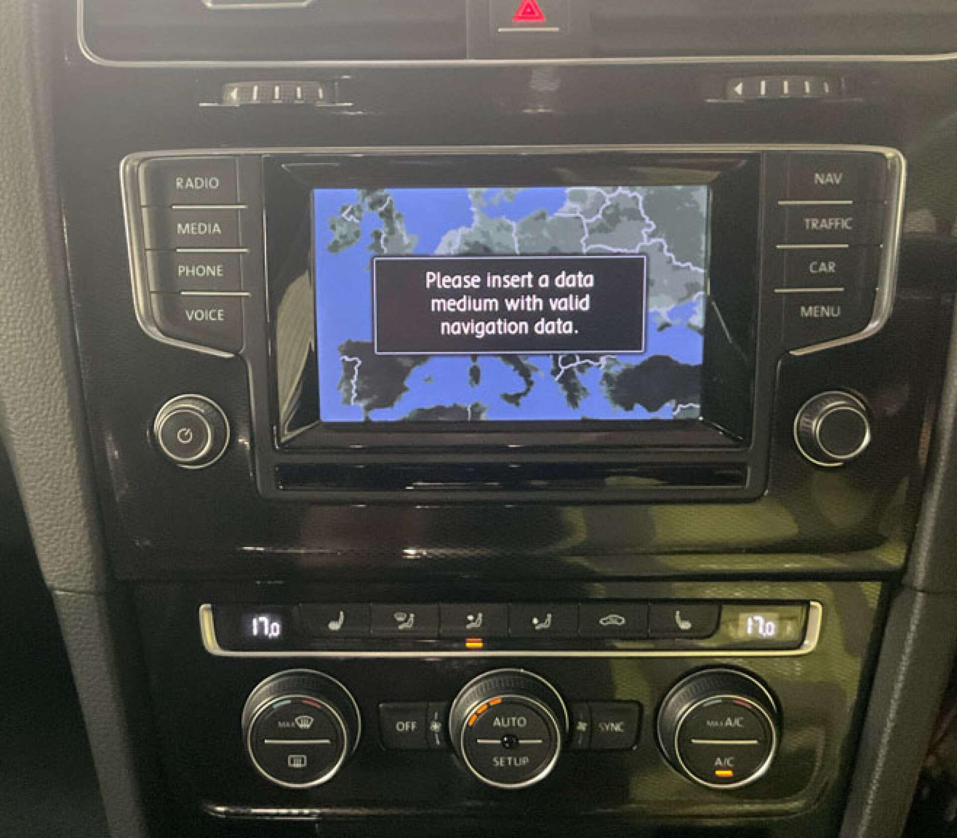 Volkswagen Golf view 2