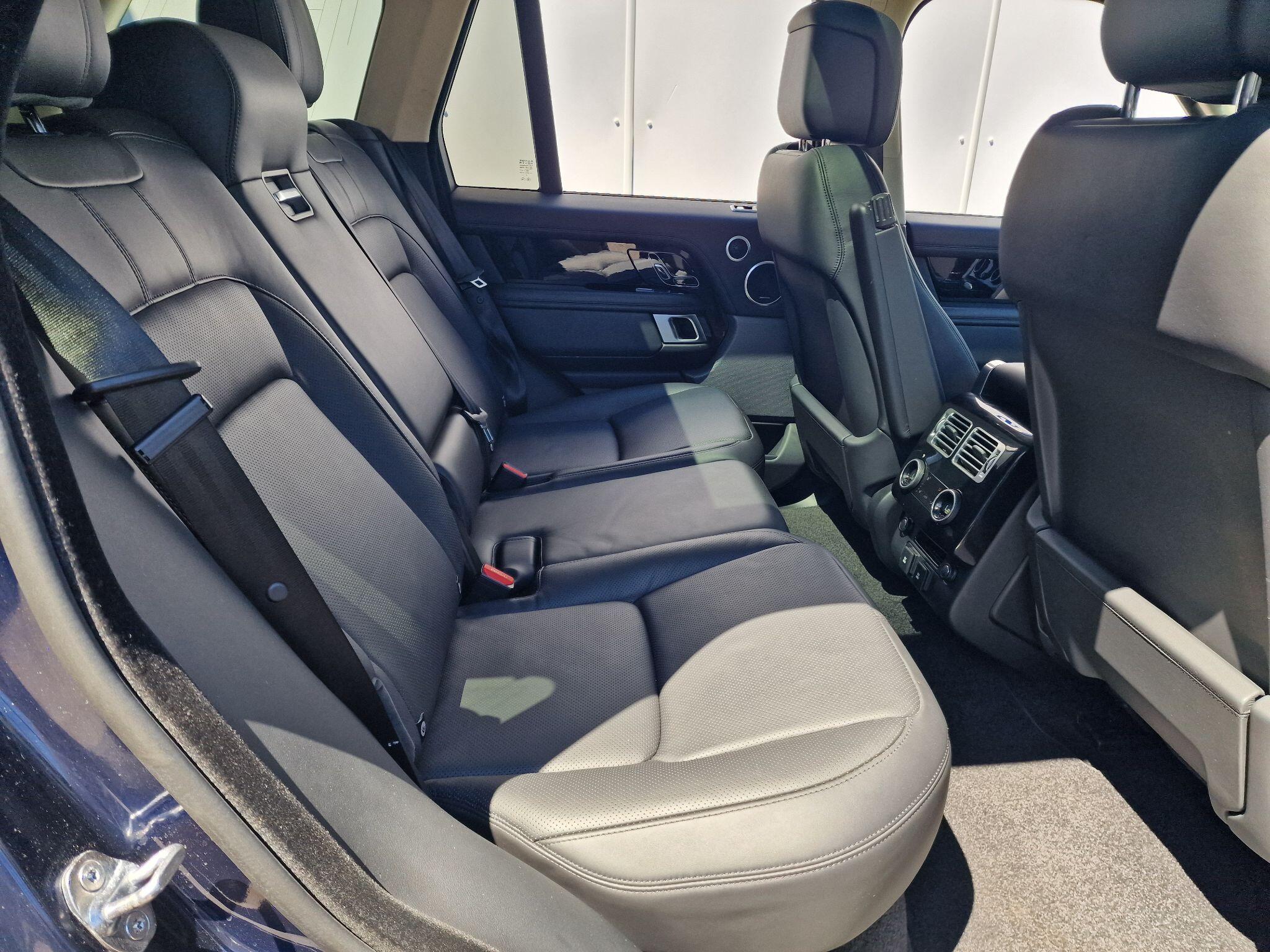 Land Rover Range Rover view 44