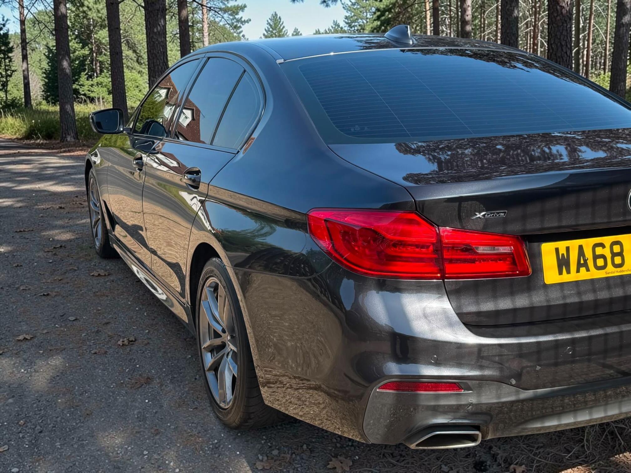 BMW 5 Series view 13