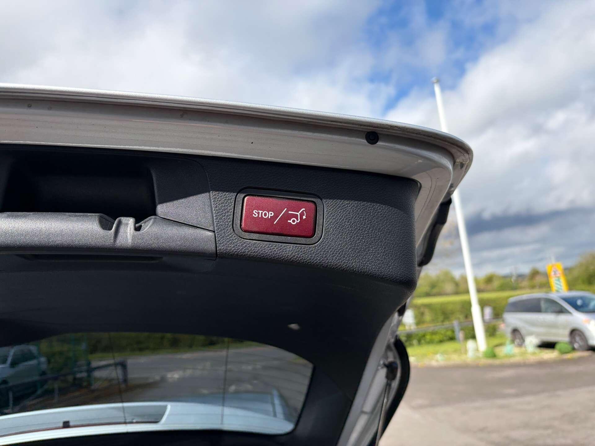 Mercedes-Benz C Class view 27