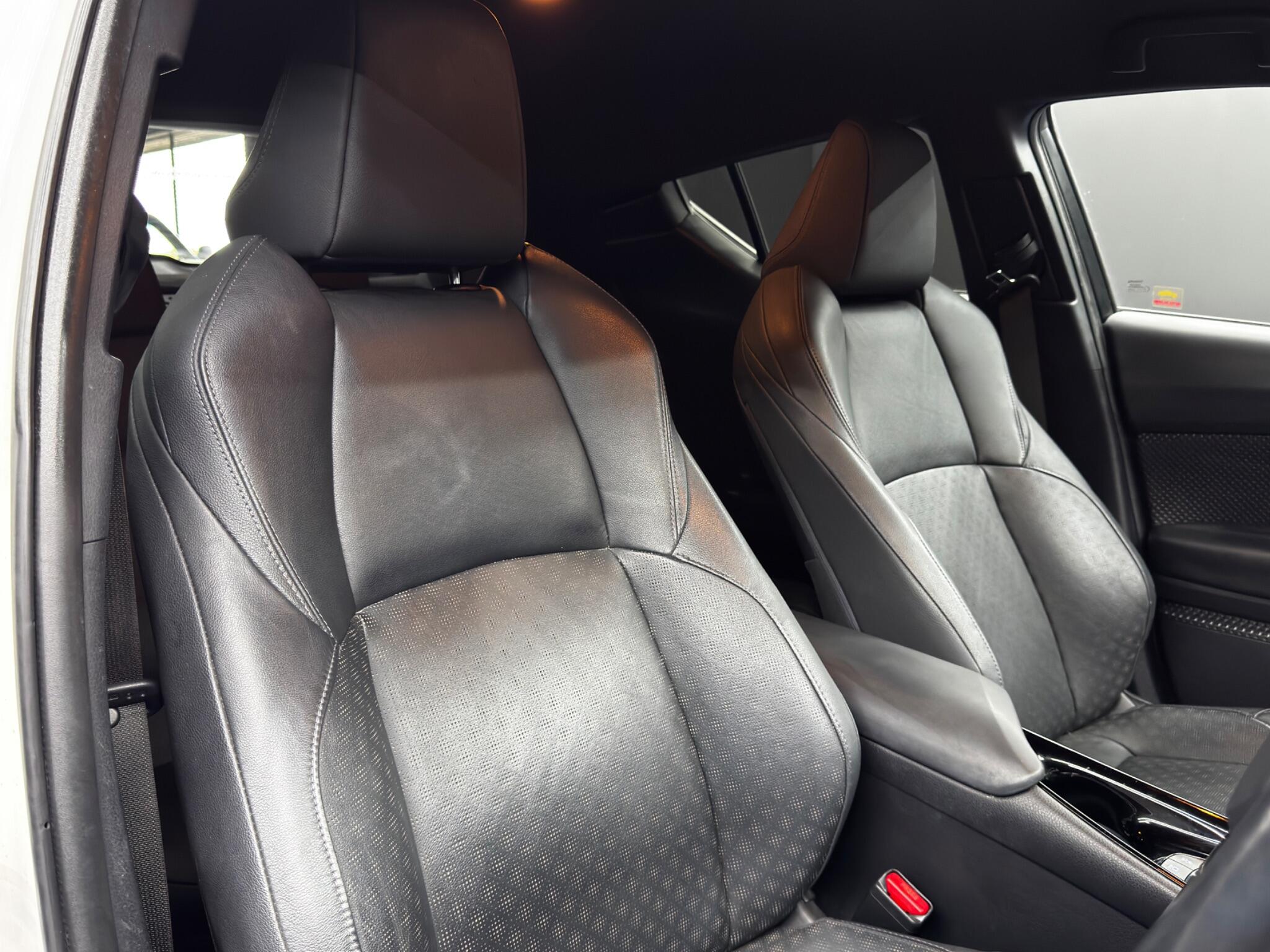 Toyota C-HR view 12