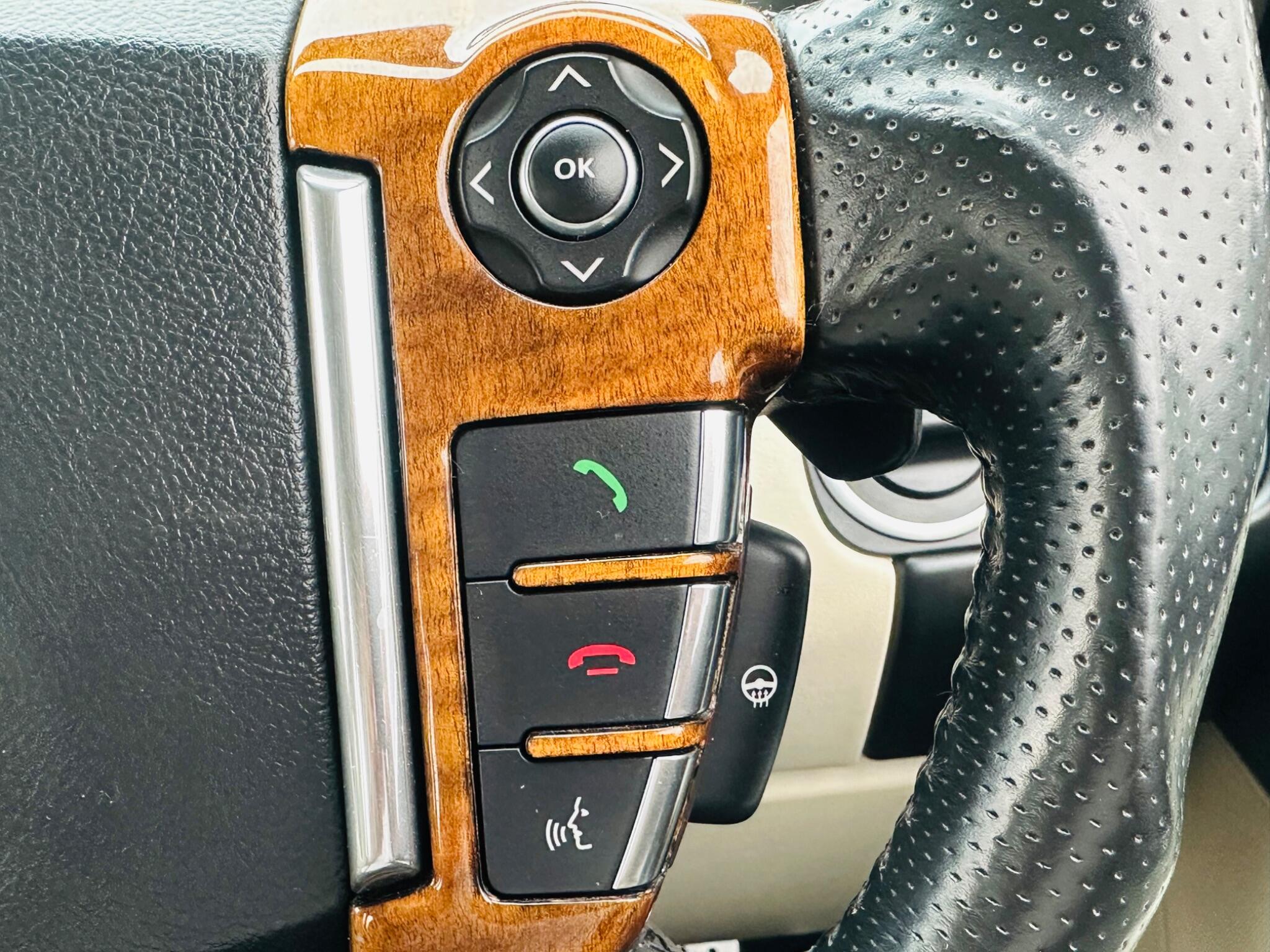 Land Rover Range Rover Sport view 40