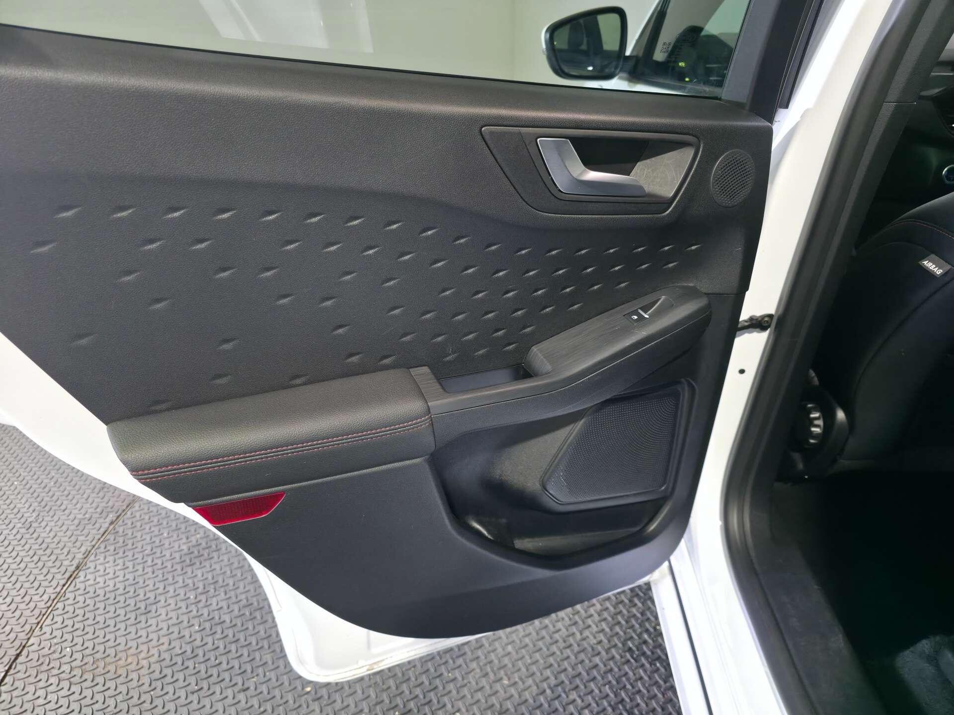 Ford Kuga view 57