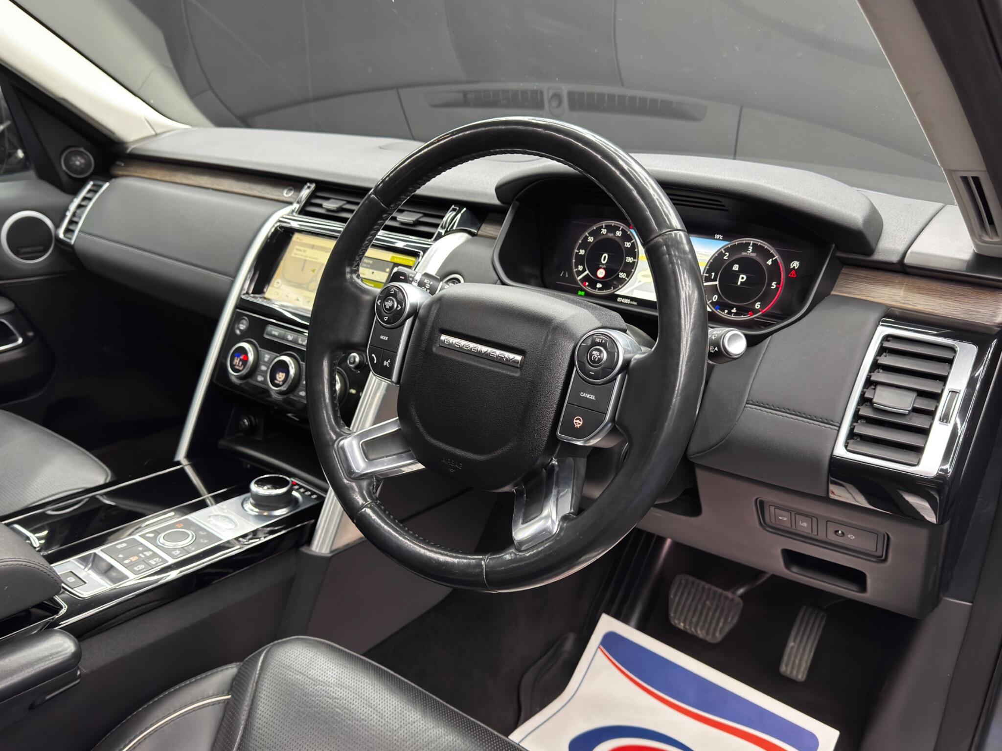 Land Rover Discovery view 9