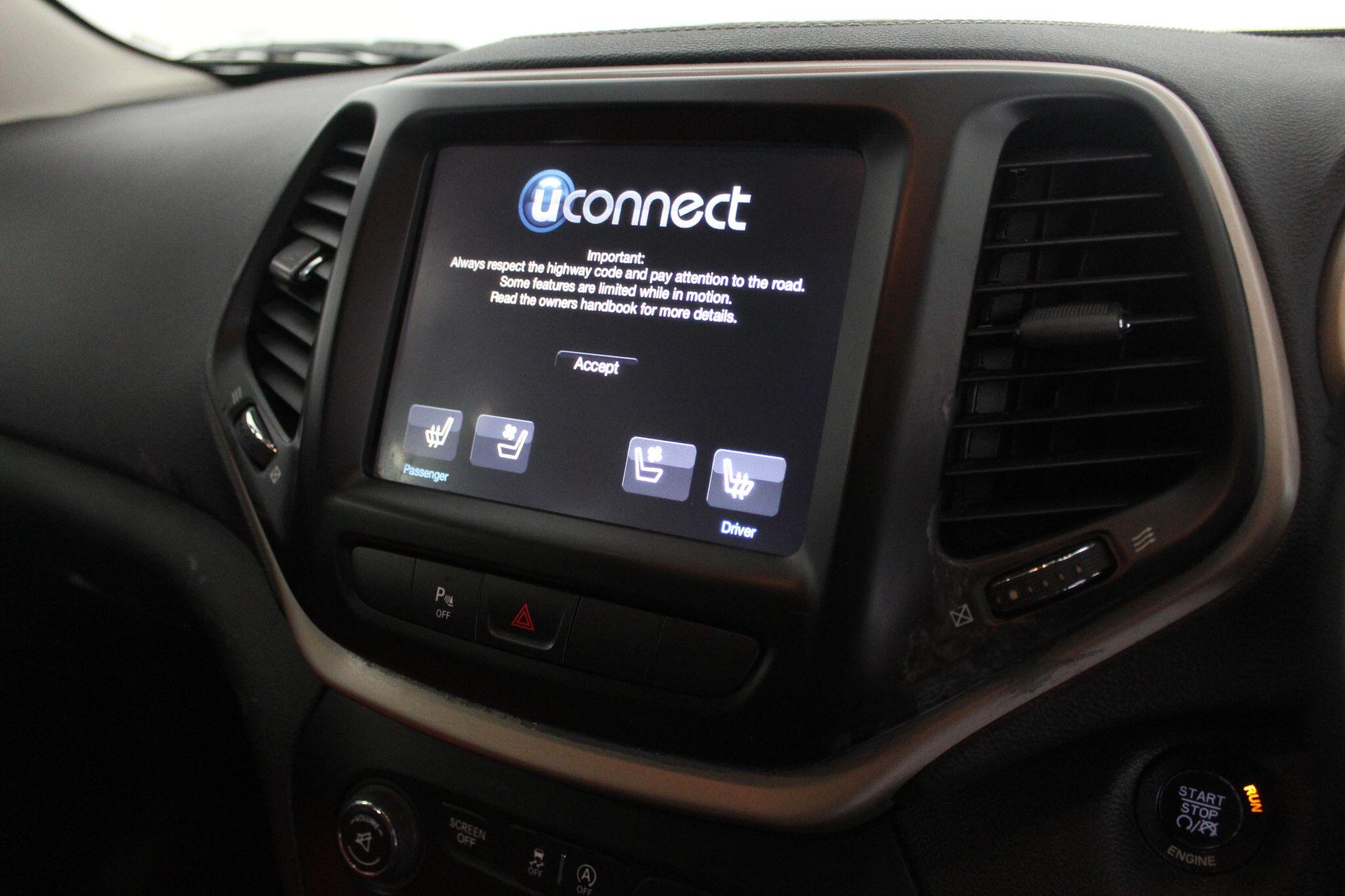 Jeep Cherokee view 34