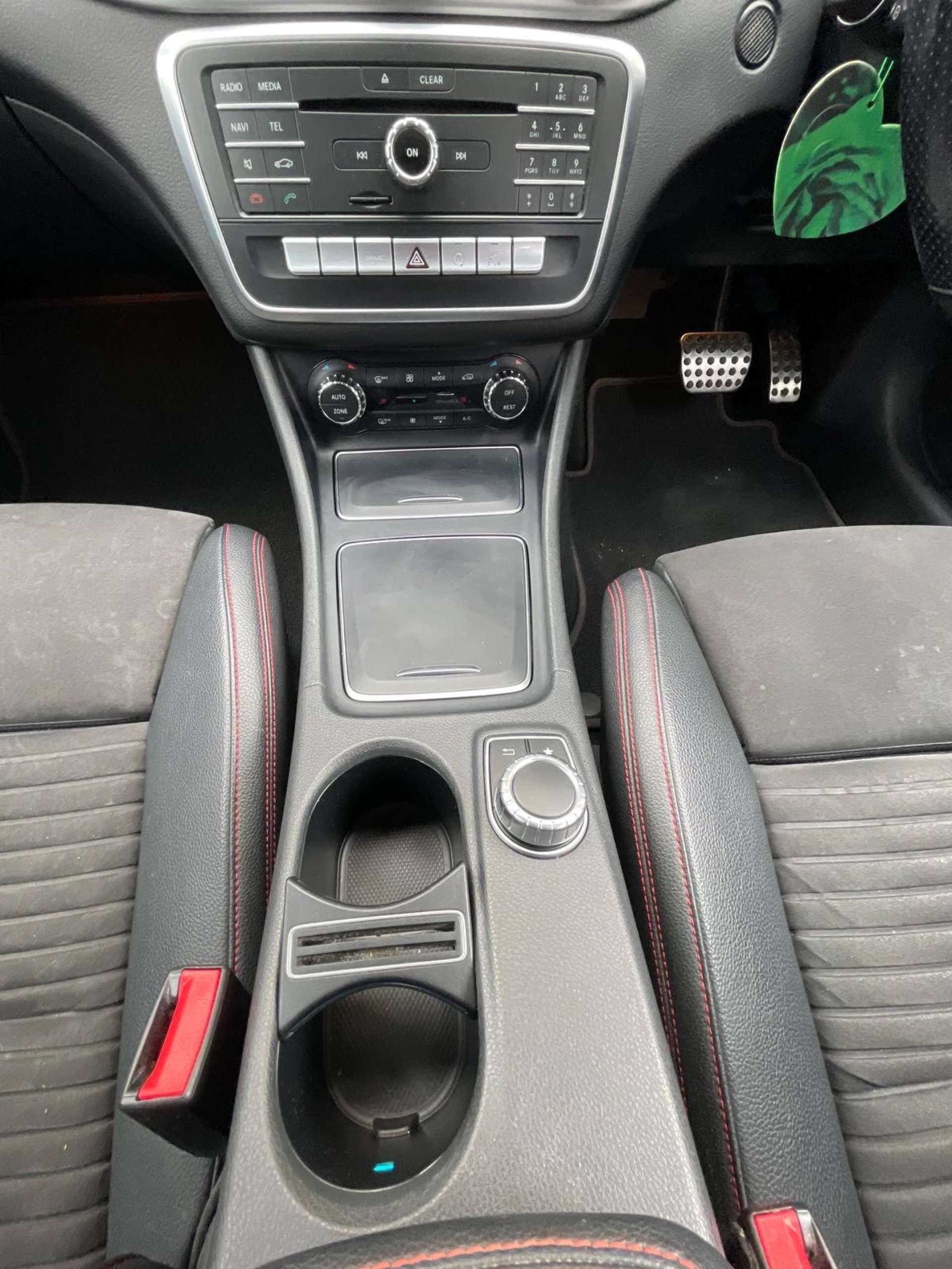 Mercedes-Benz Cla view 12
