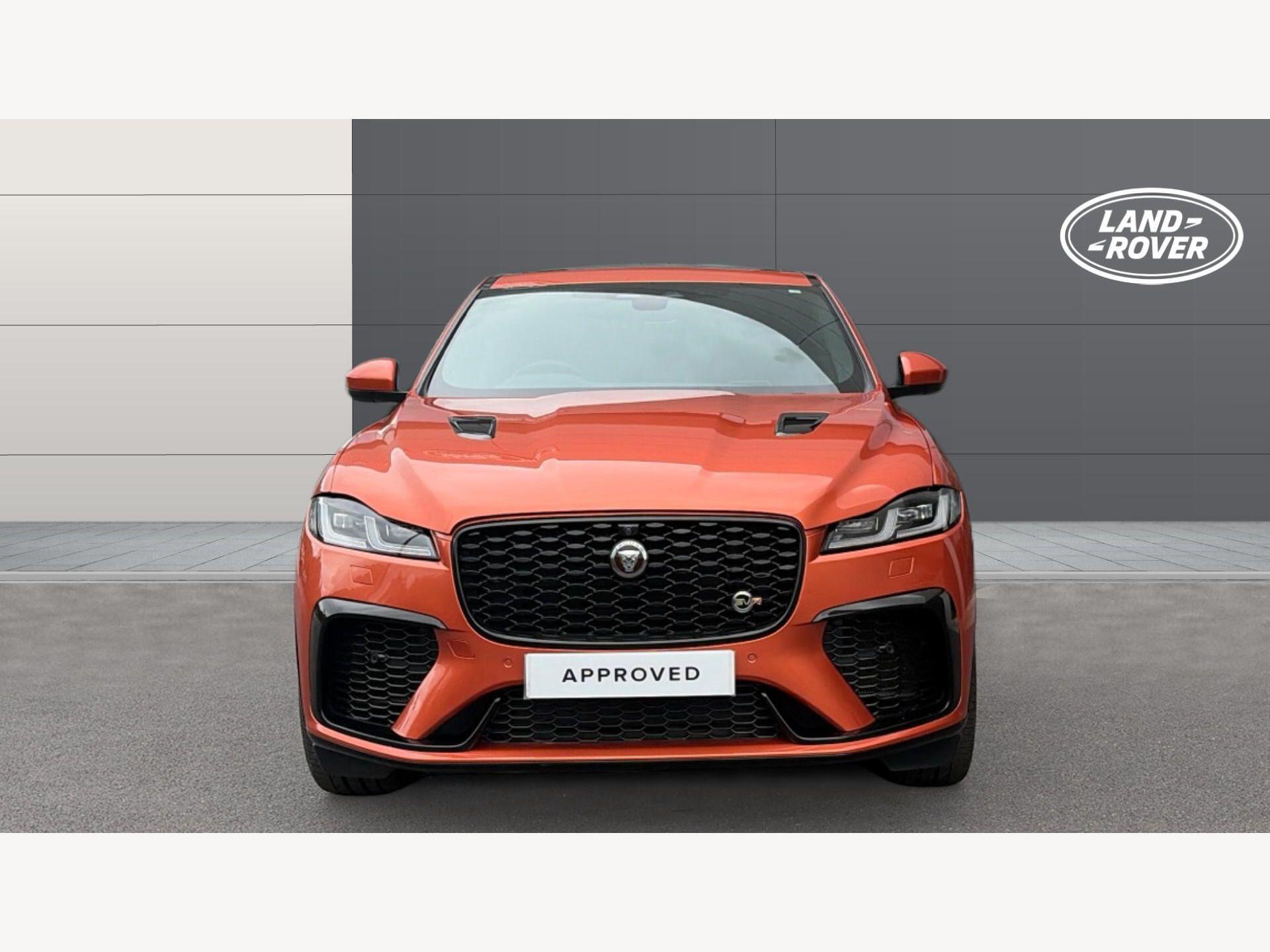 Jaguar F-Pace view 8