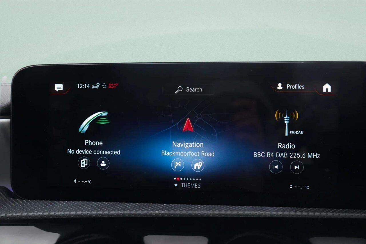 Mercedes-Benz Cla view 24
