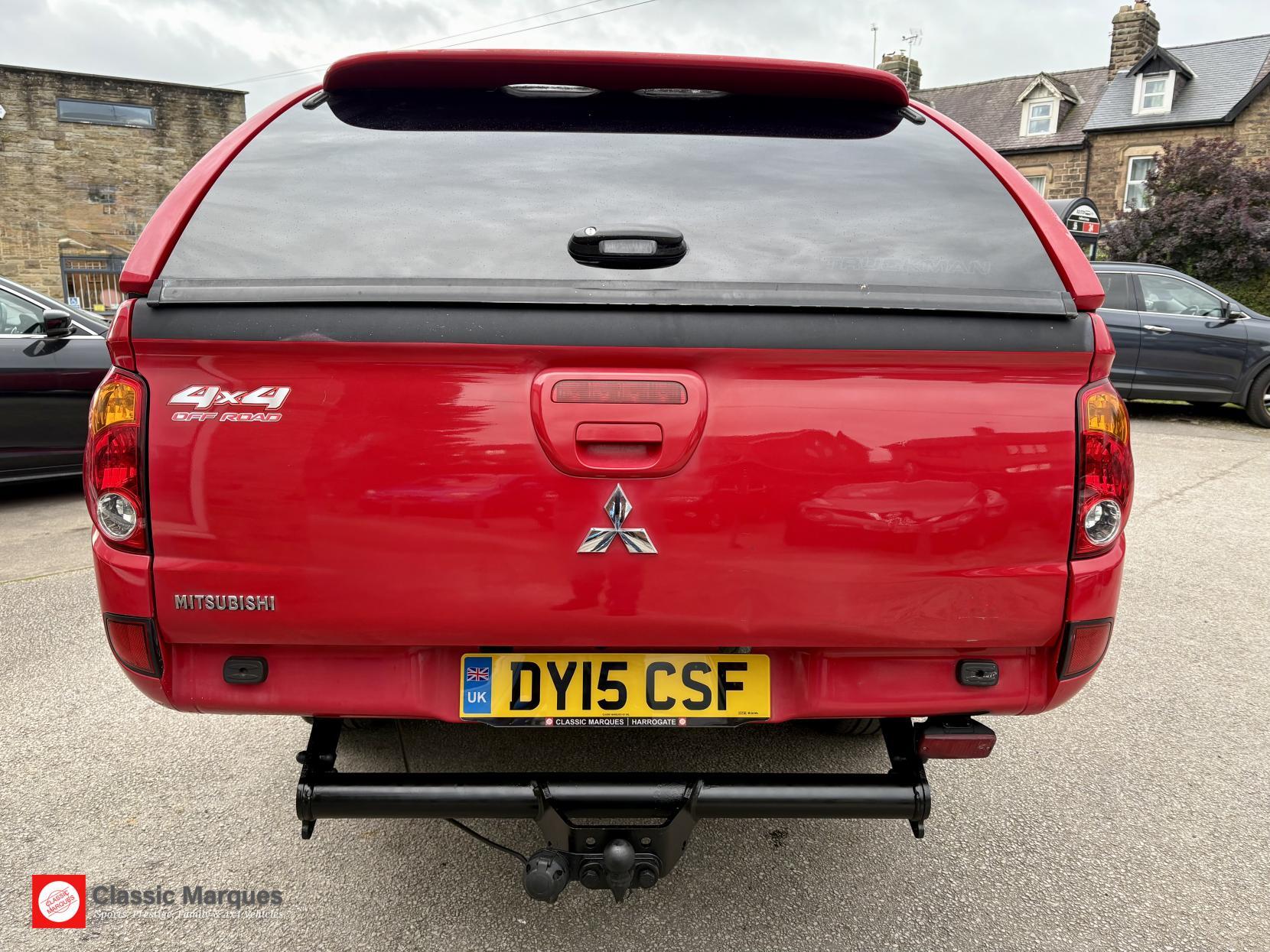 Mitsubishi L200 view 9
