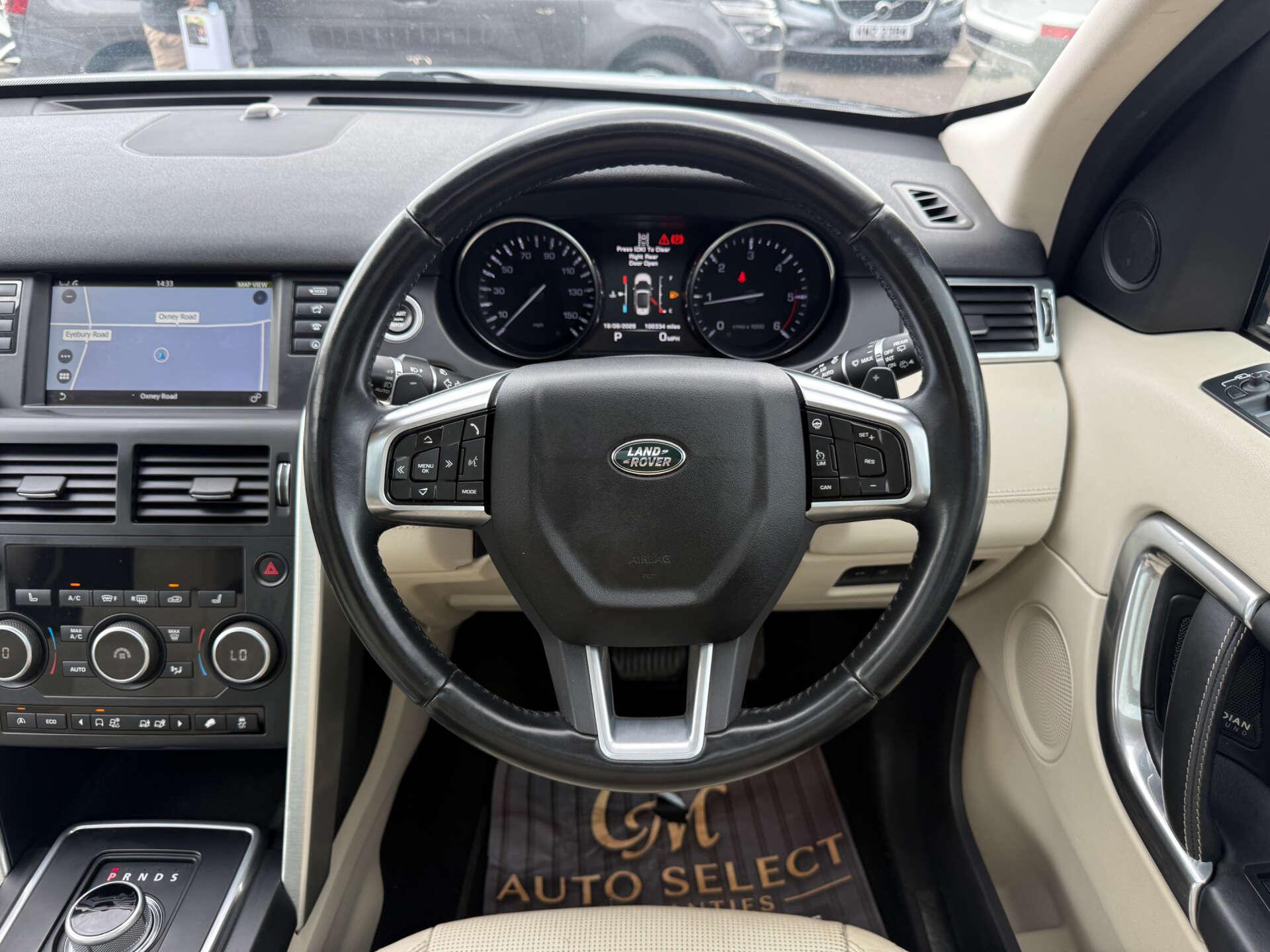 Land Rover Discovery Sport view 73