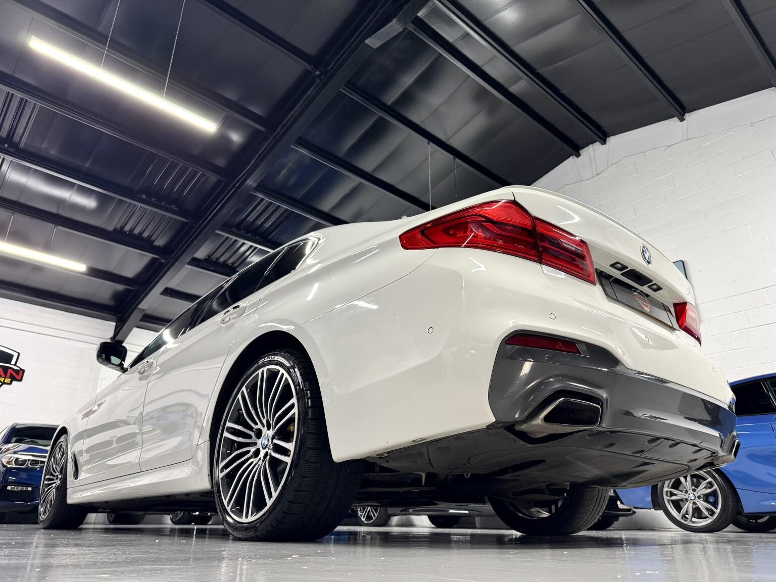 BMW 5 Series view 8