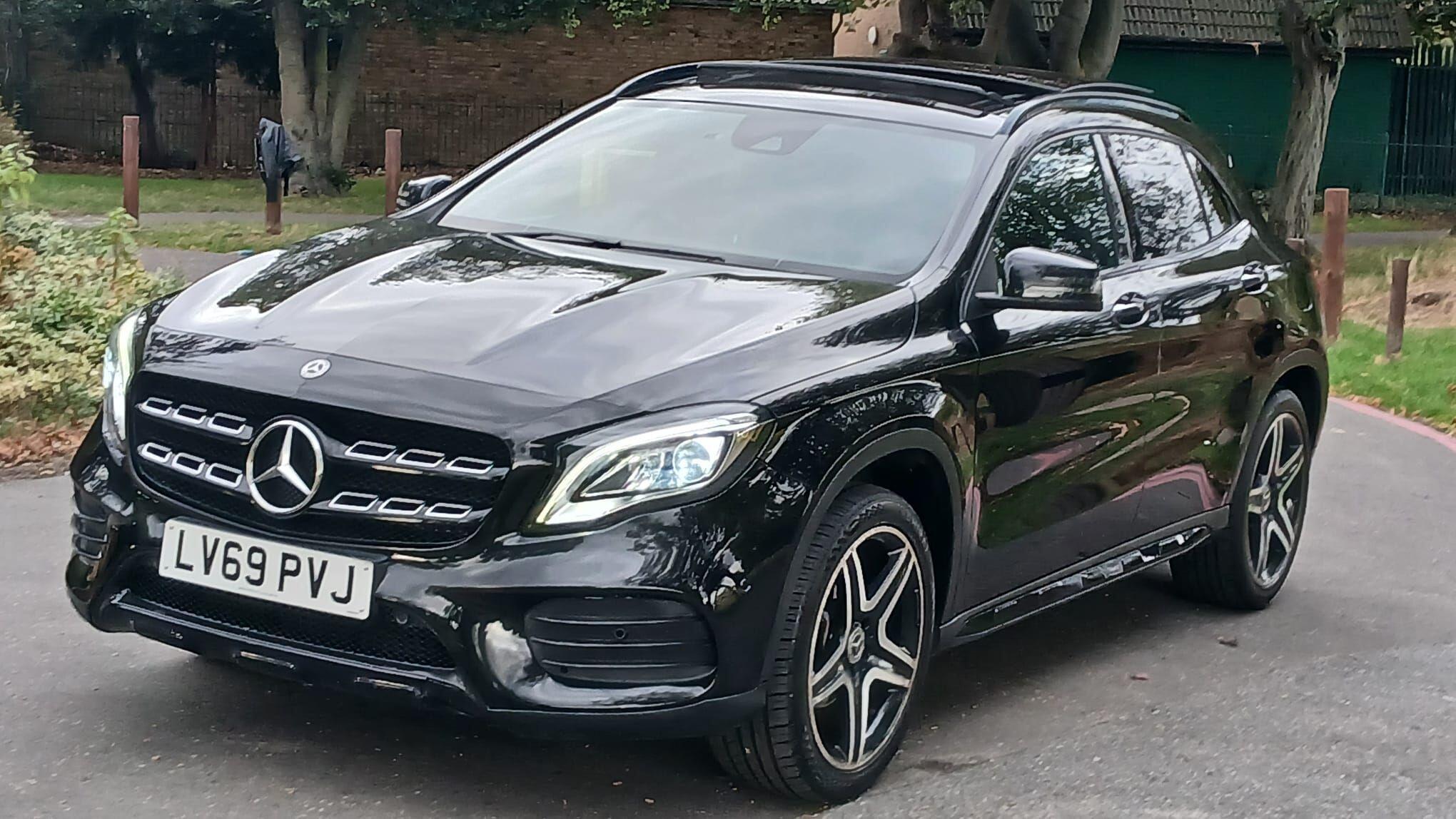 Mercedes-Benz Gla view 3