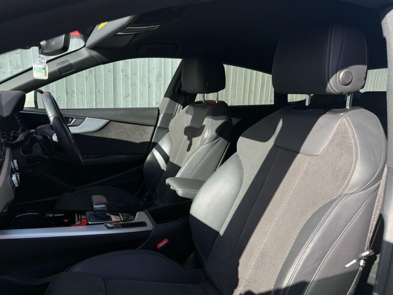 Audi A5 view 24